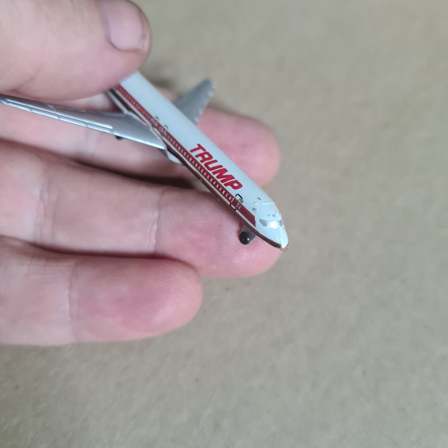 Schabak 1:600 Boeing 727 The Trump Shuttle diecast plane 906/131 good boxed