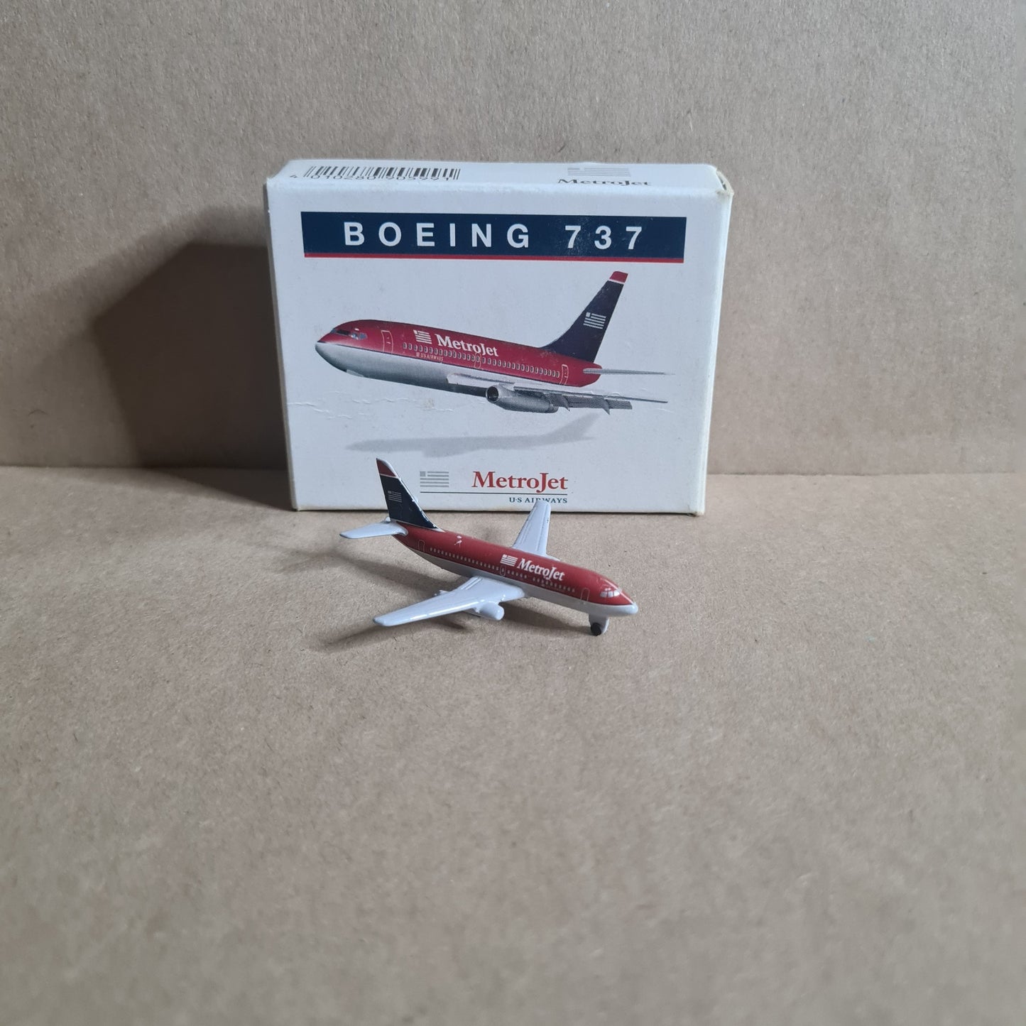 Schabak 1:600 Boeing 737 Metrojet diecast plane  905/99 Fair good boxed