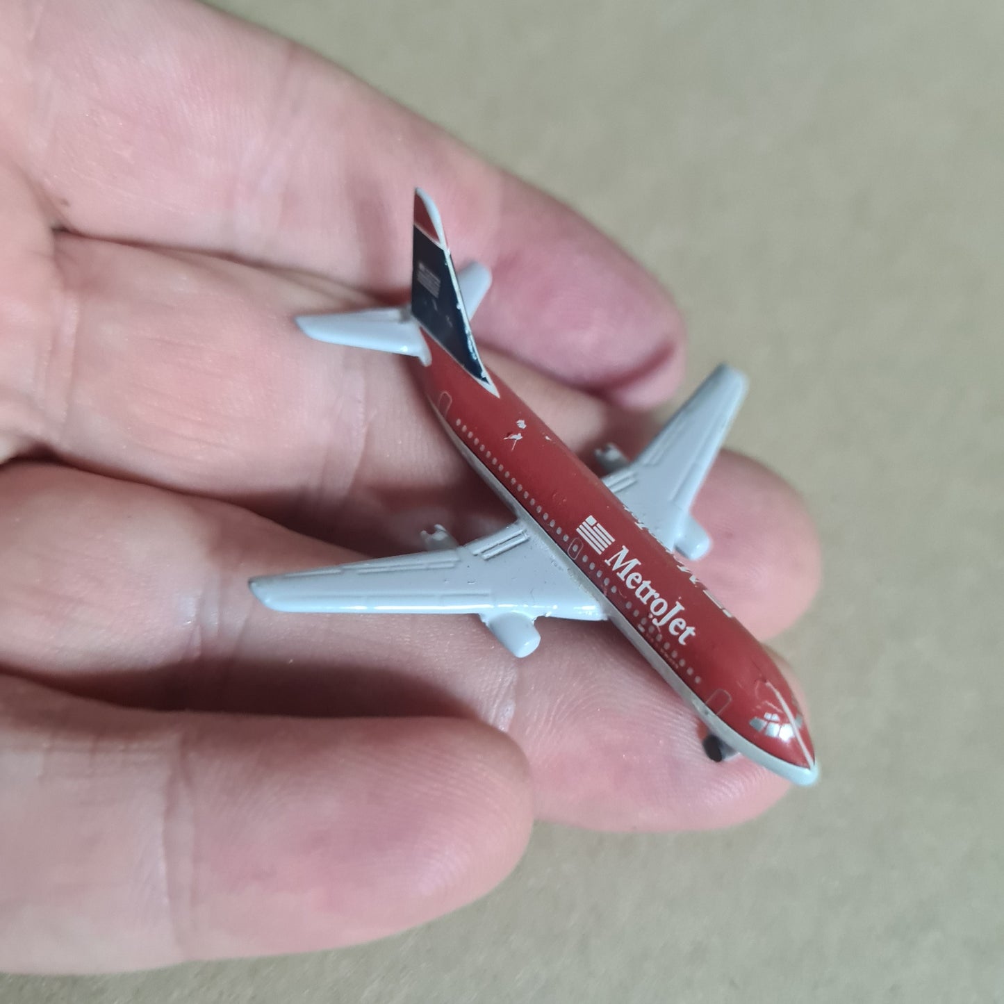 Schabak 1:600 Boeing 737 Metrojet diecast plane  905/99 Fair good boxed