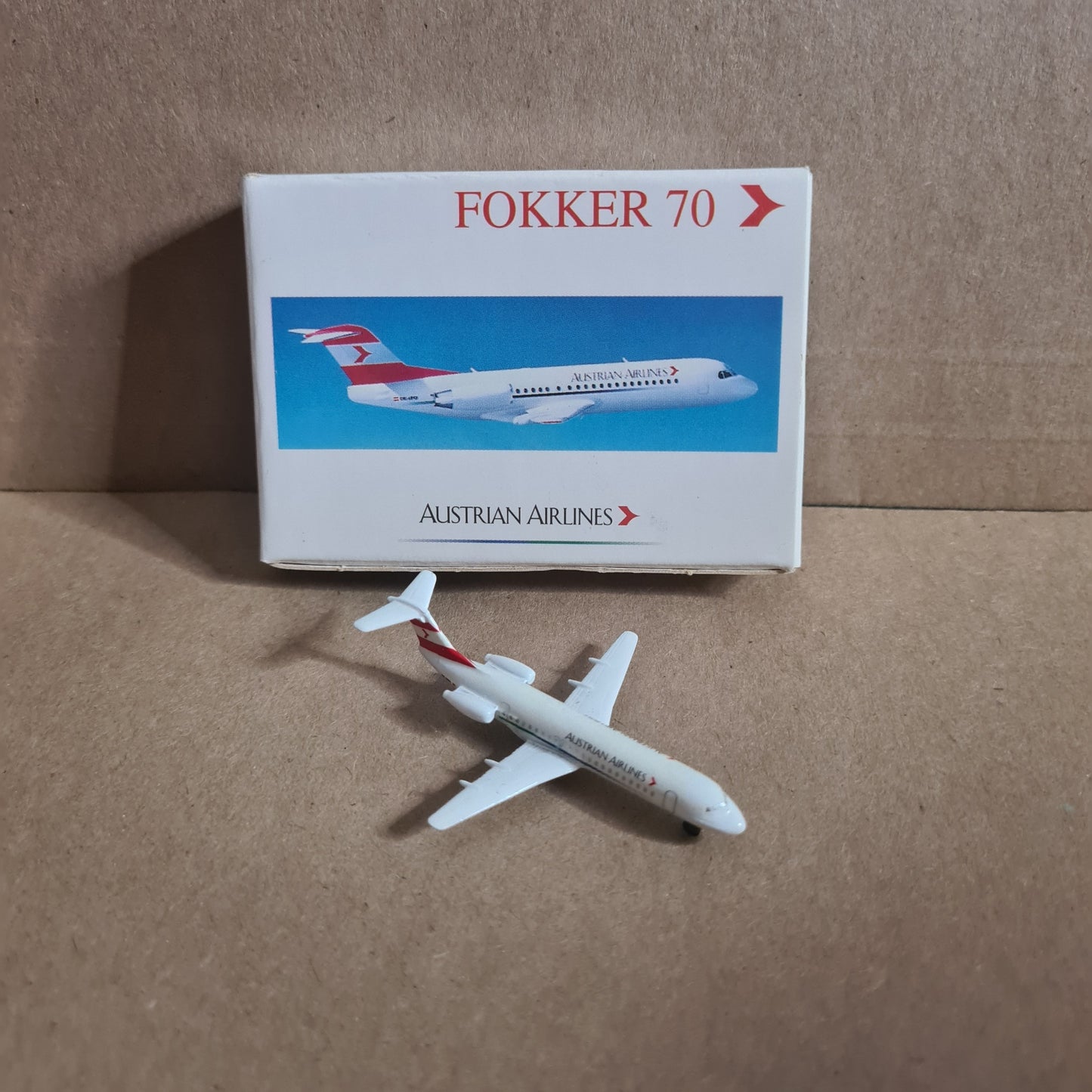 Schabak 1:600 Fokker 70 Austrian Airlines diecast plane 960/13 VGC boxed
