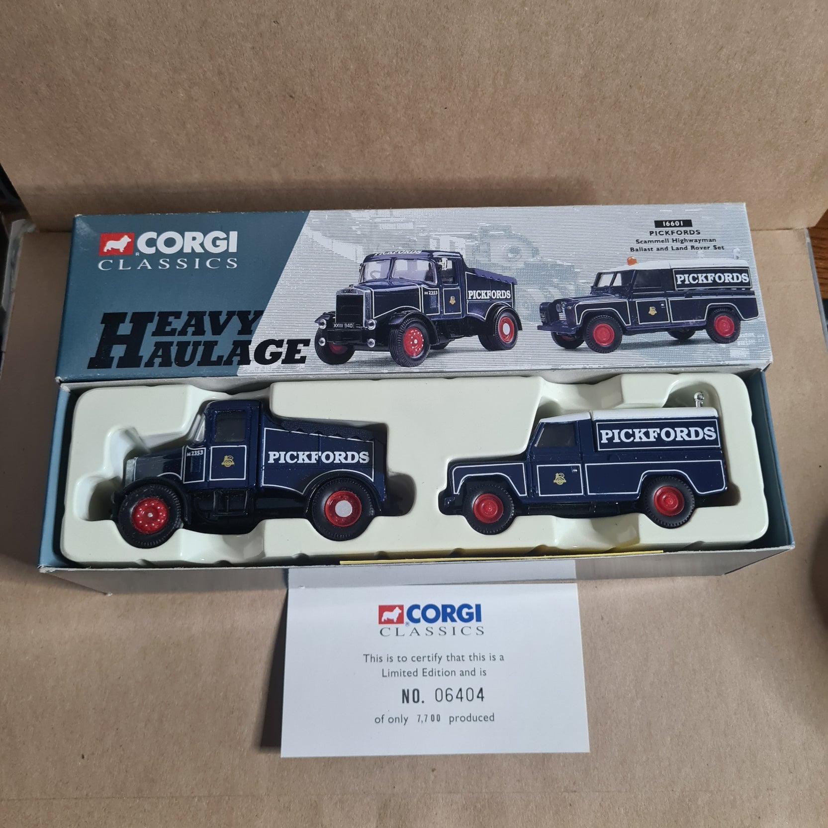 Corgi 16601 Heavy Haulage Pickfords Scammell highwayman & Land Rover set boxed vgc