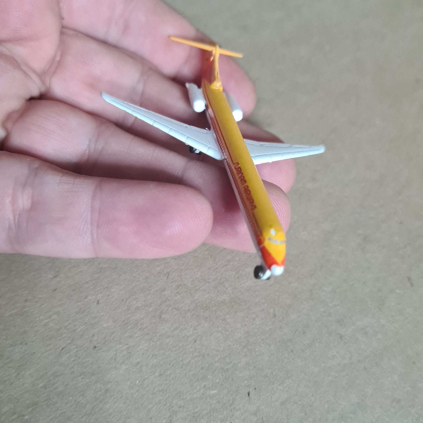 Schabak 1:600 DC-9-80 Surinam Airways diecast plane 904/151 good boxed