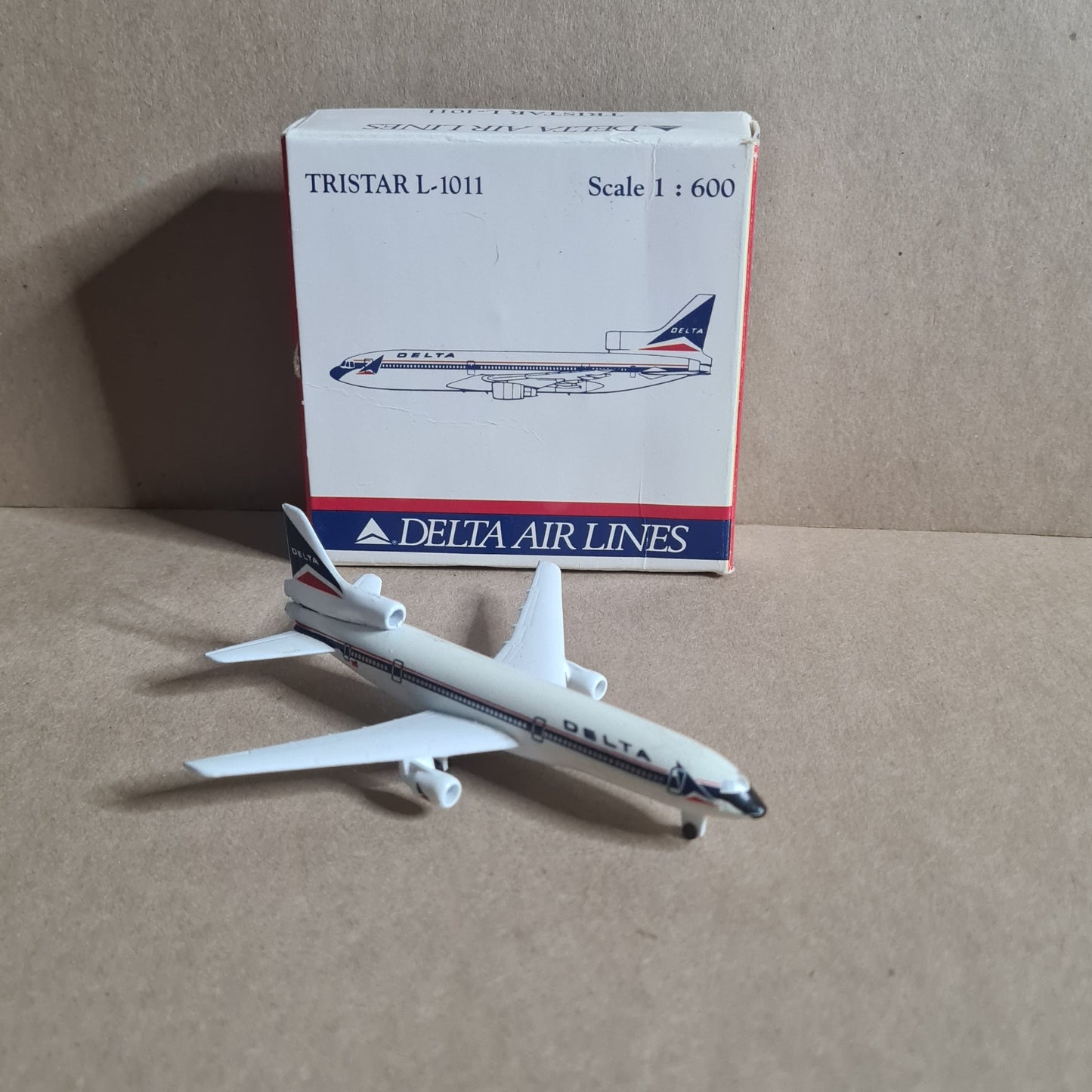 Schabak 1:600 Tristar L-1011 Delta Airlines diecast plane 909/21 good boxed