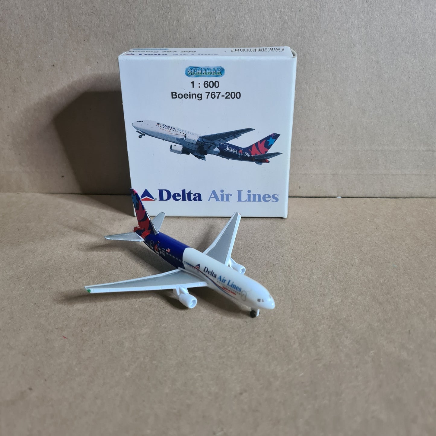 Schabak 1:600 Boeing 767-200 Delta Air Lines Atlanta 1996 diecast plane 907/21 VGC boxed