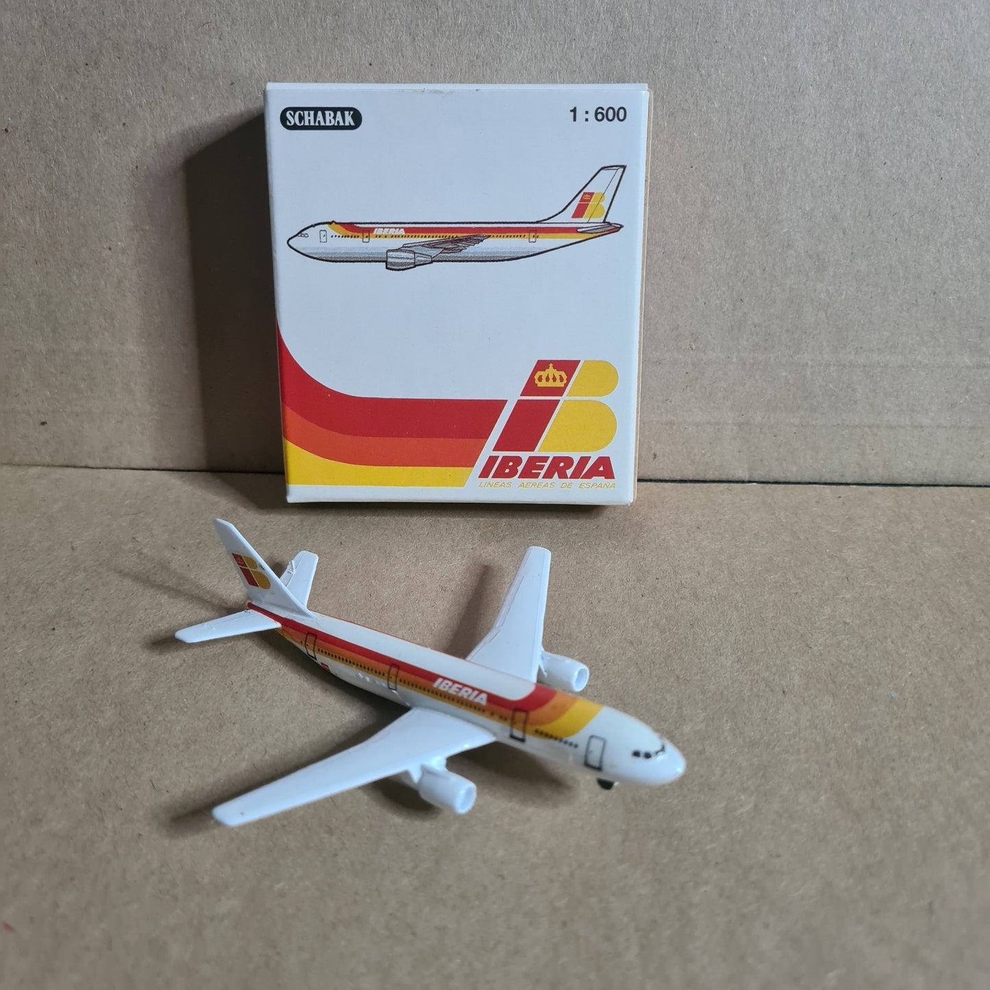 Schabak 1:600 Airbus A-300 Iberia diecast plane 903/20 VGC boxed