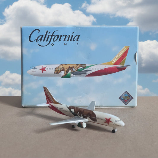Schabak 1:600 Boeing 737-300 Southwest Airlines California One diecast plane 925/160c Very Good boxed