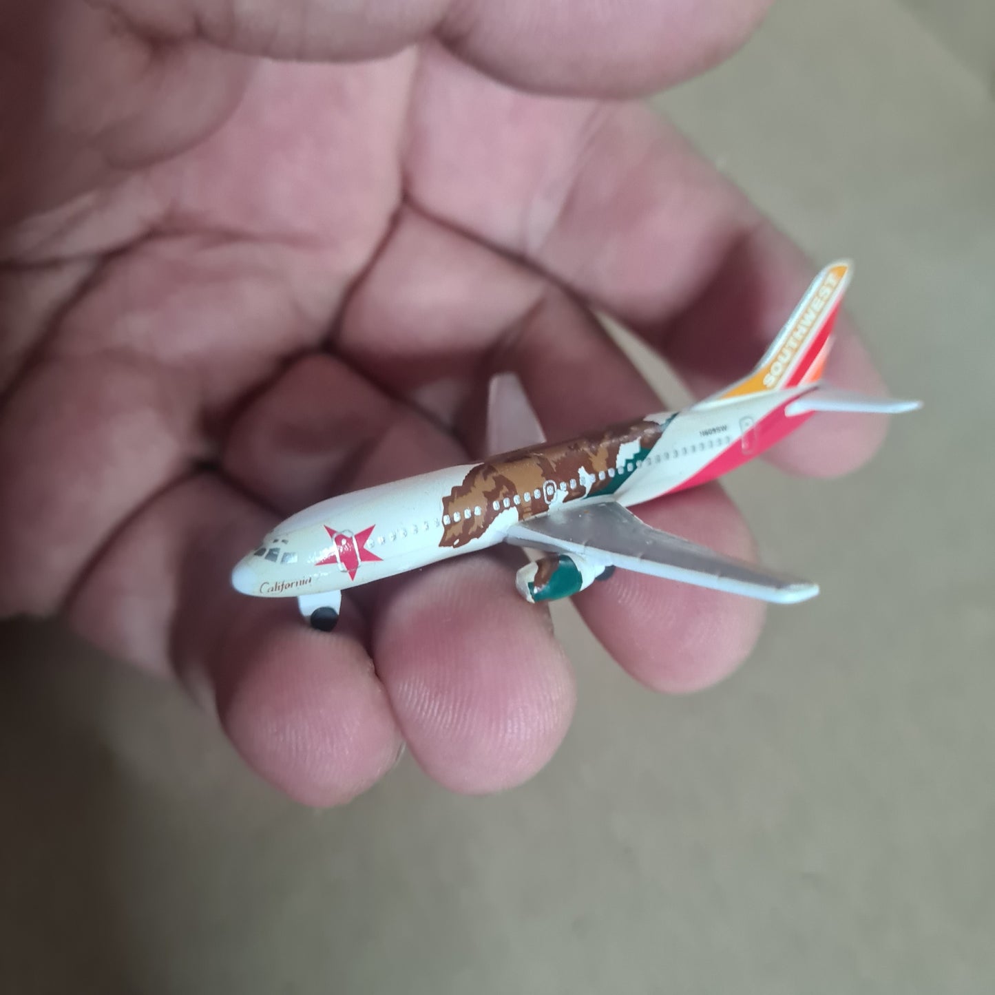 Schabak 1:600 Boeing 737-300 Southwest Airlines California One diecast plane 925/160c Very Good boxed