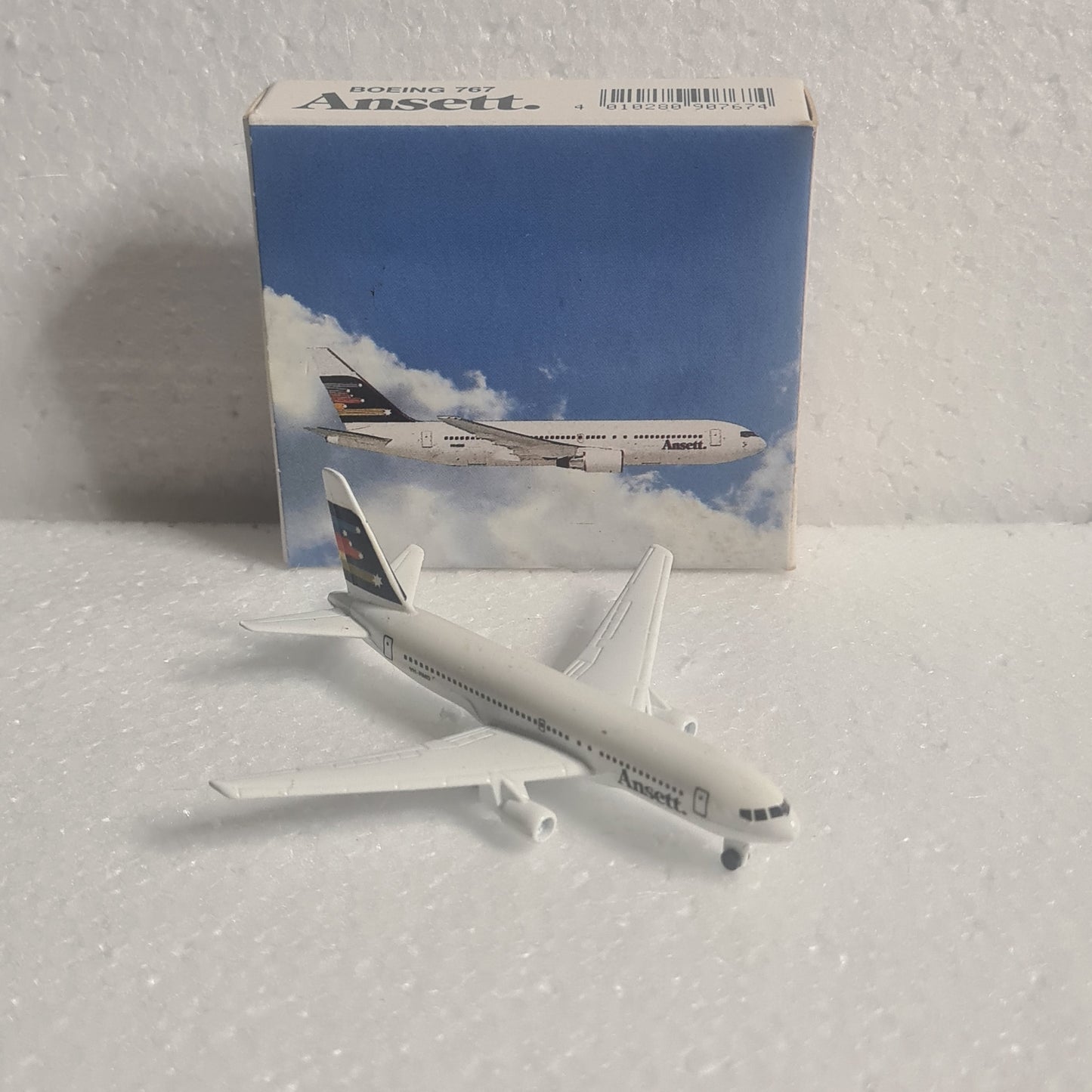 Schabak 1:600 Boeing 767 Ansett  diecast plane 907/67 VGC  boxed
