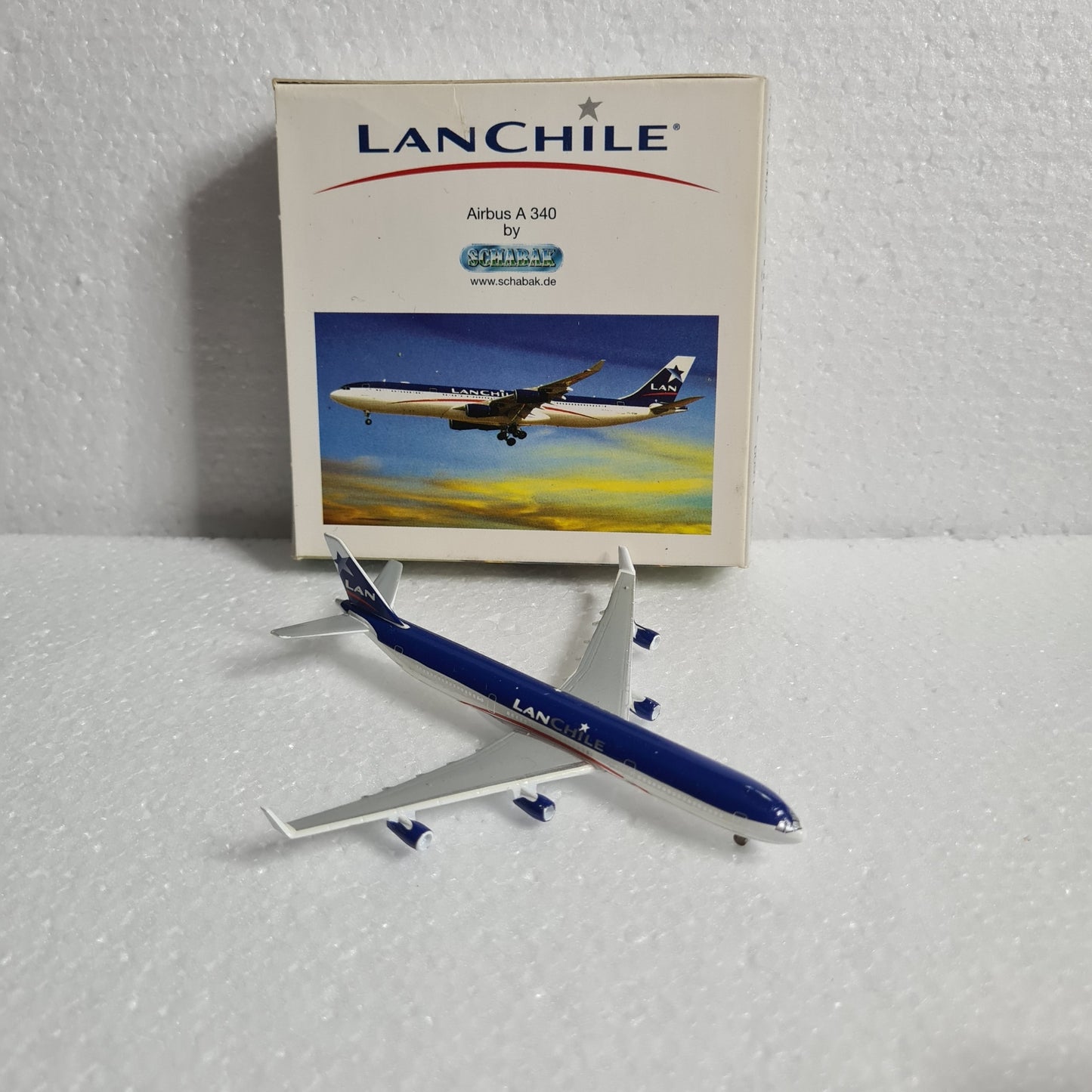 Schabak 1:600 Airbus A-340 Lanchile diecast plane 955/95 VGC  boxed