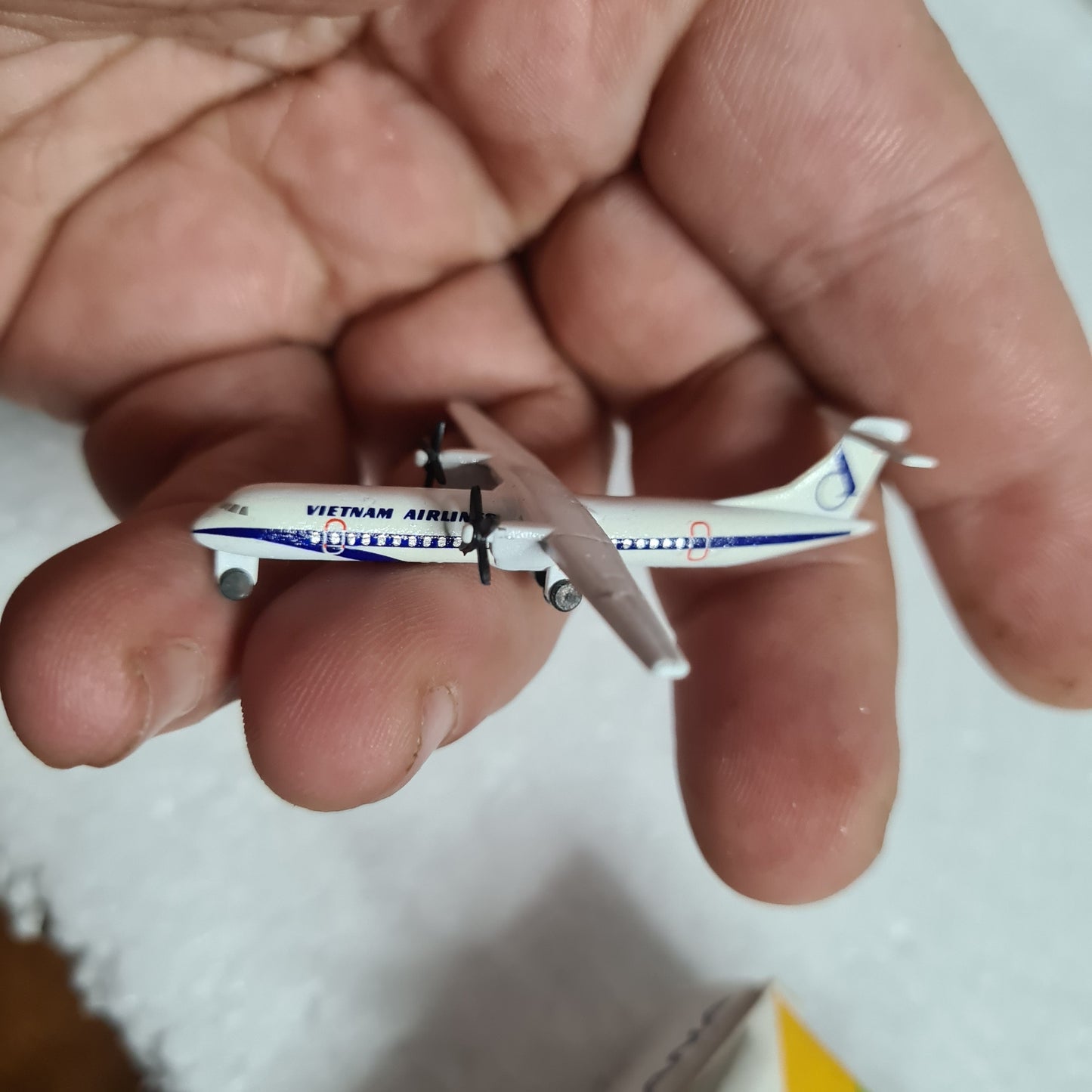 Schabak 1:600 ATR Vietnam Airlines  diecast plane 939/154 VGC  boxed