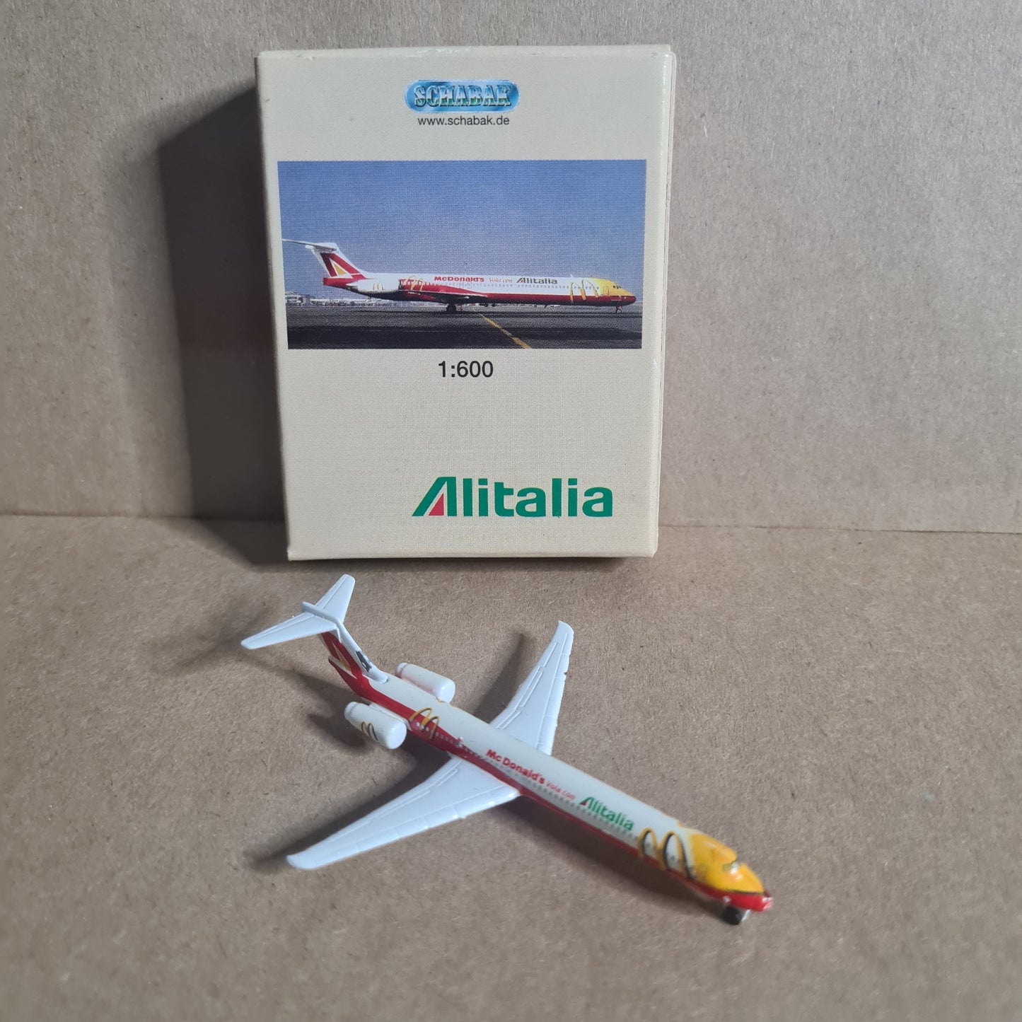 Schabak 1:600 MD-80 Alitalia Mcdonalds  diecast plane 904/15md VGC  boxed