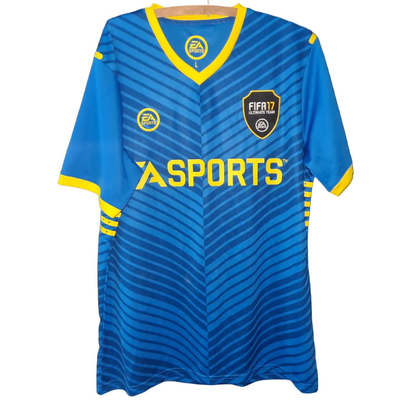 Fifa 17 EA Sports football Jersey size Large Excellent condition 