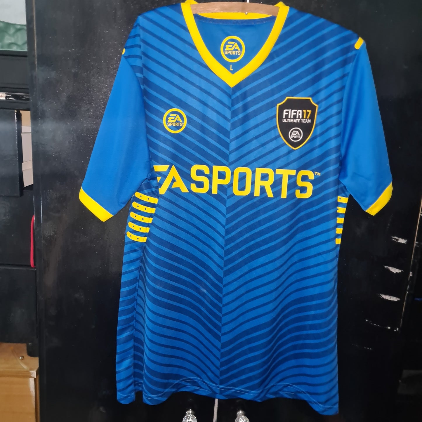 Fifa 17 EA Sports football Jersey size Large Excellent condition