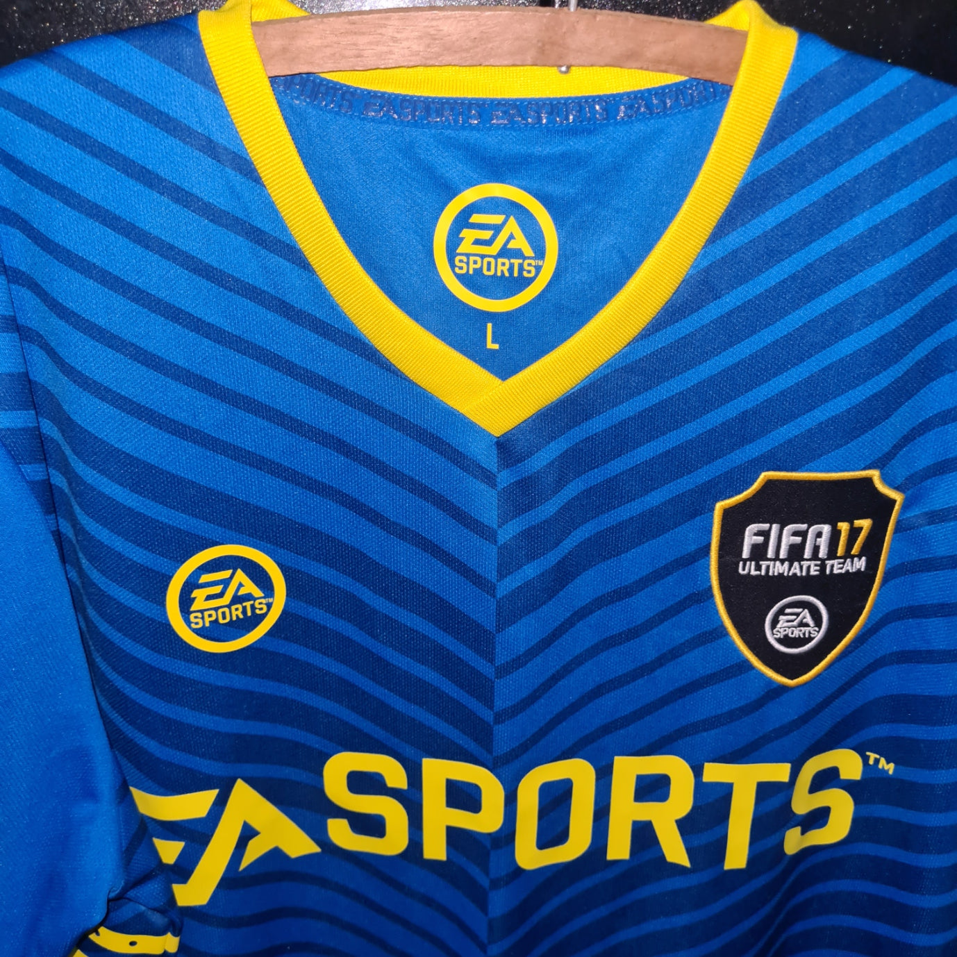 Fifa 17 EA Sports football Jersey size Large Excellent condition
