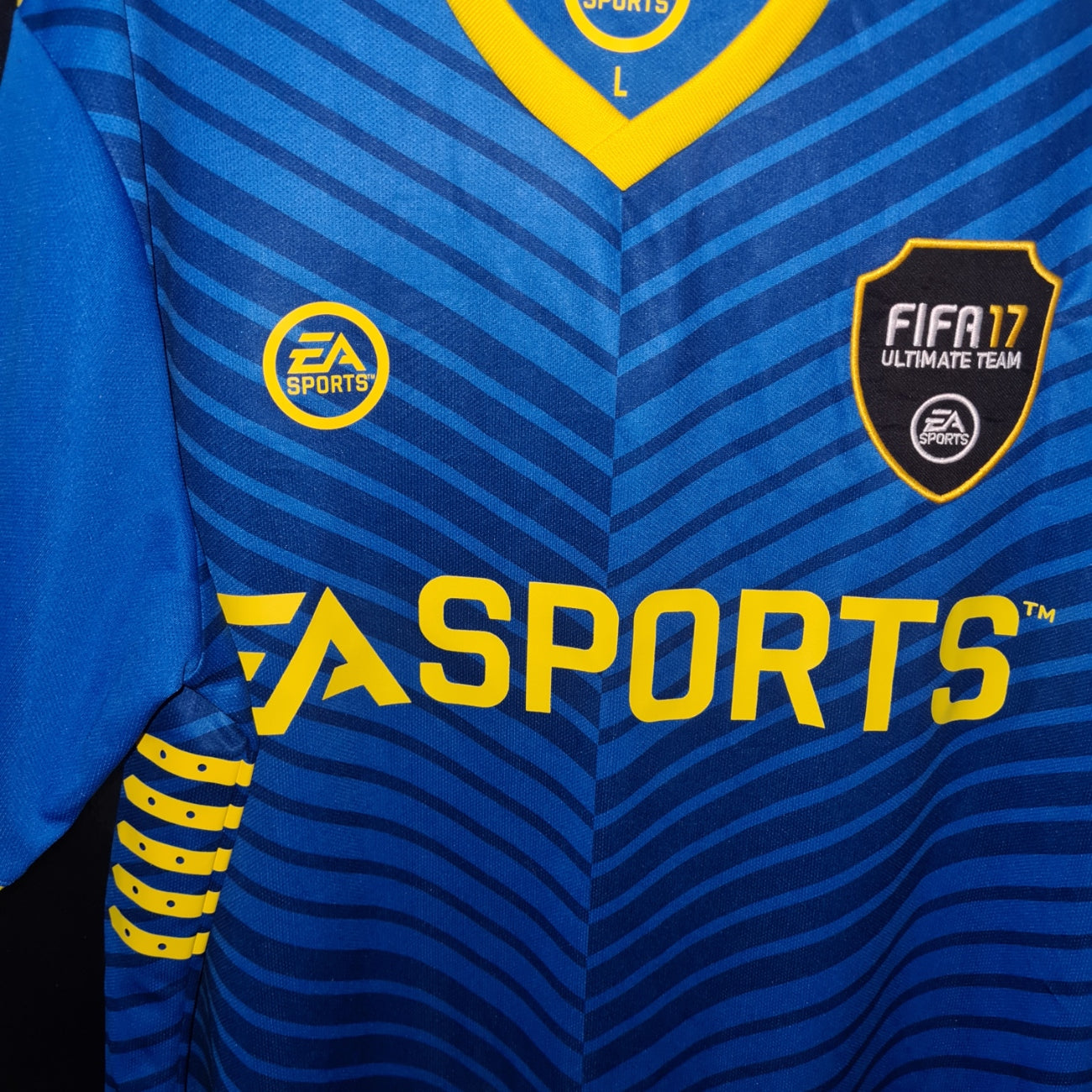 Fifa 17 EA Sports football Jersey size Large Excellent condition