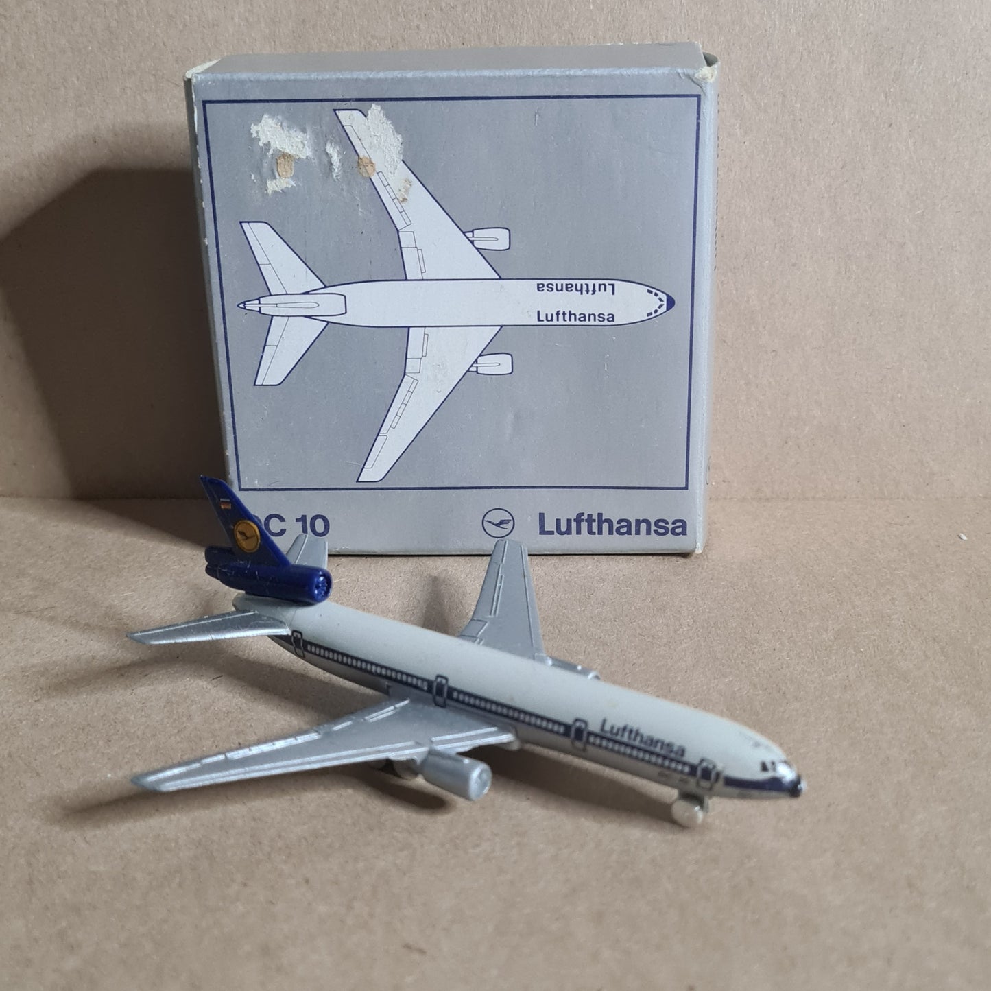 Schabak 1:600 DC-10 Lufthansa diecast plane 902/1 good  boxed