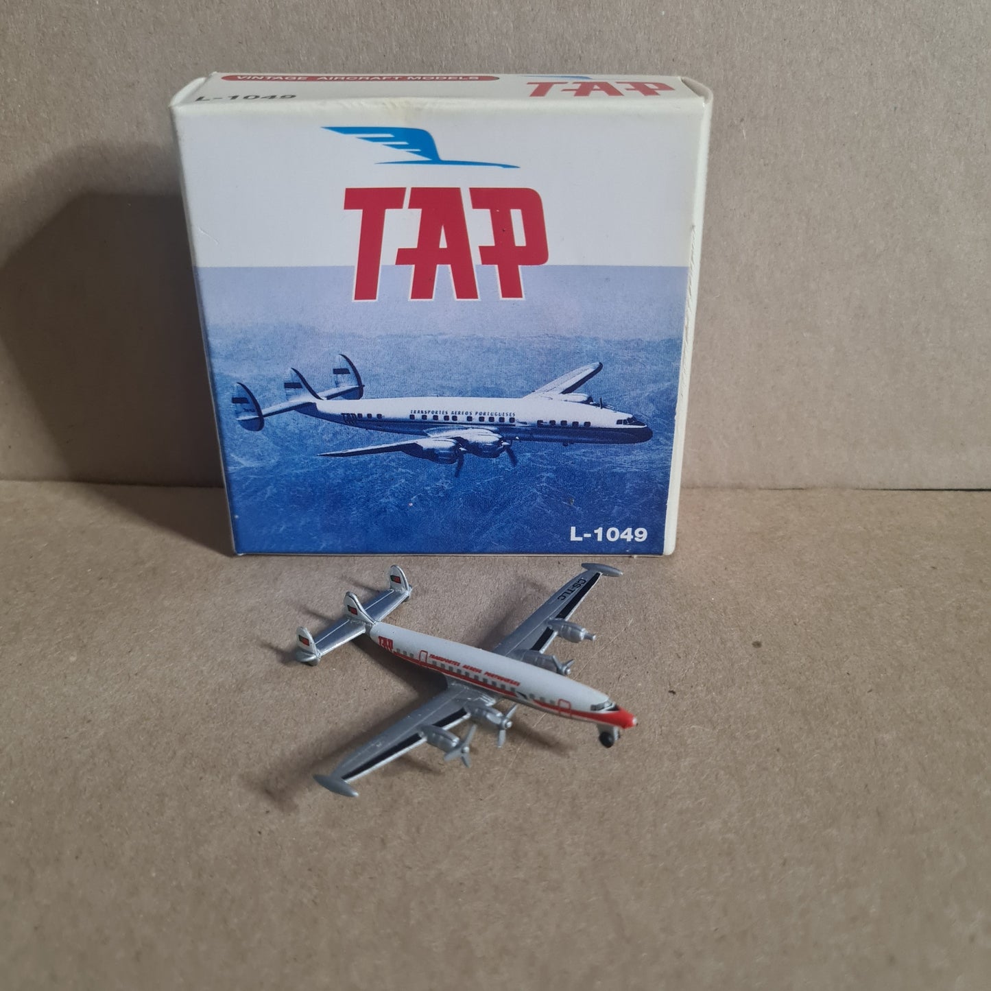 Schabak 1:600 L-1049 TAP  German made Classic diecast plane 934/26 good +  boxed