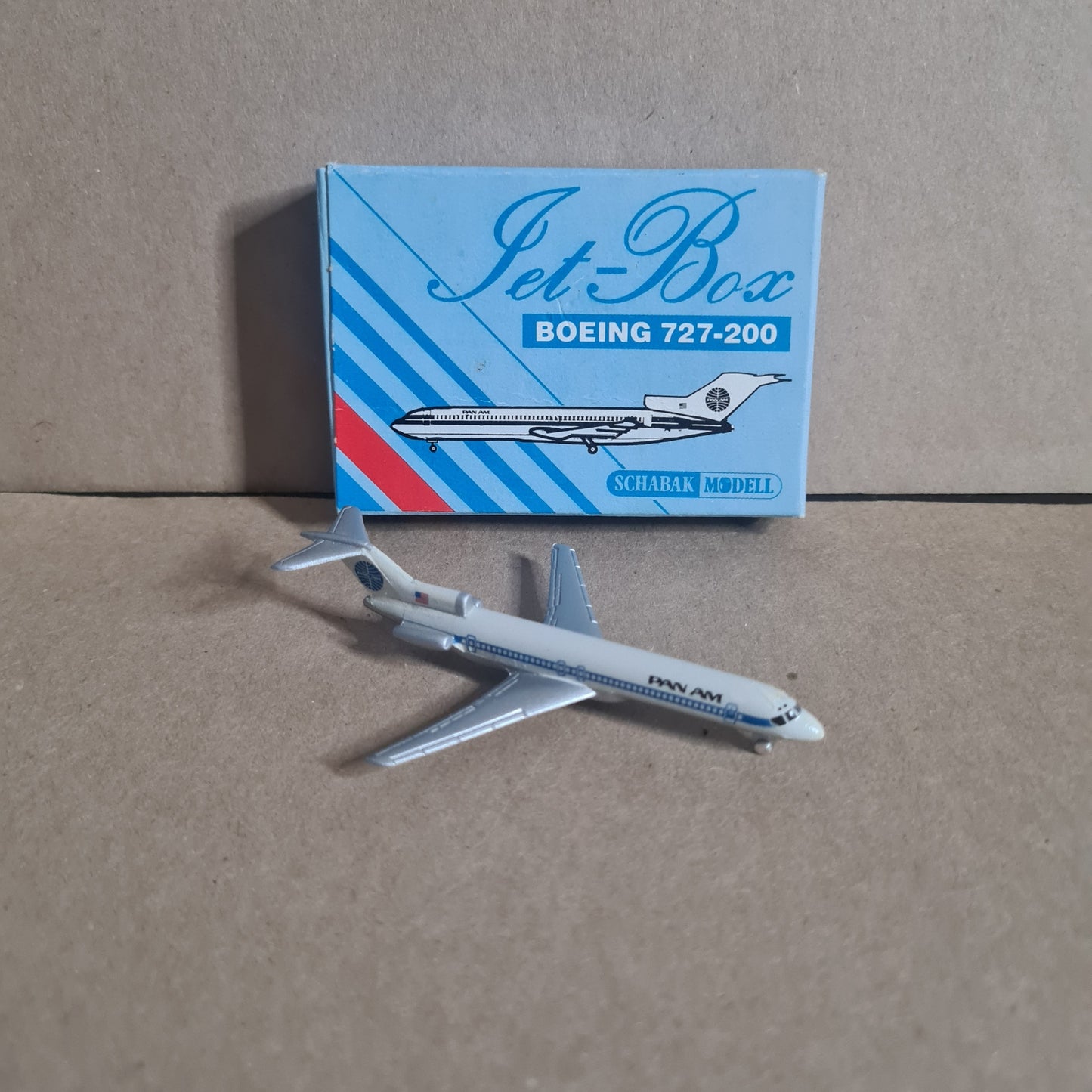 Schabak 1:600 Boeing 727-200 PAN-AM German made diecast plane 906/7 good +  boxed