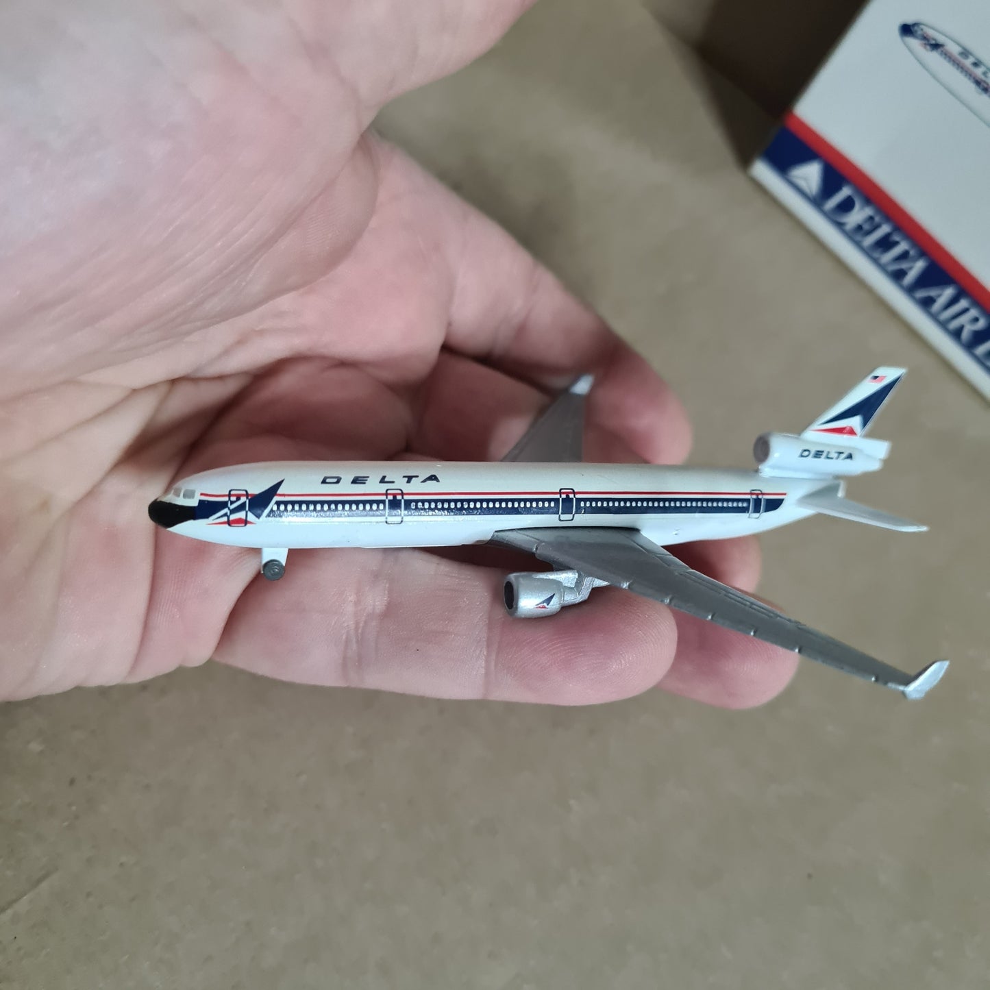 Schabak 1:600 MD-11 Delta Airlines  German made diecast plane 943/21 VGC  boxed