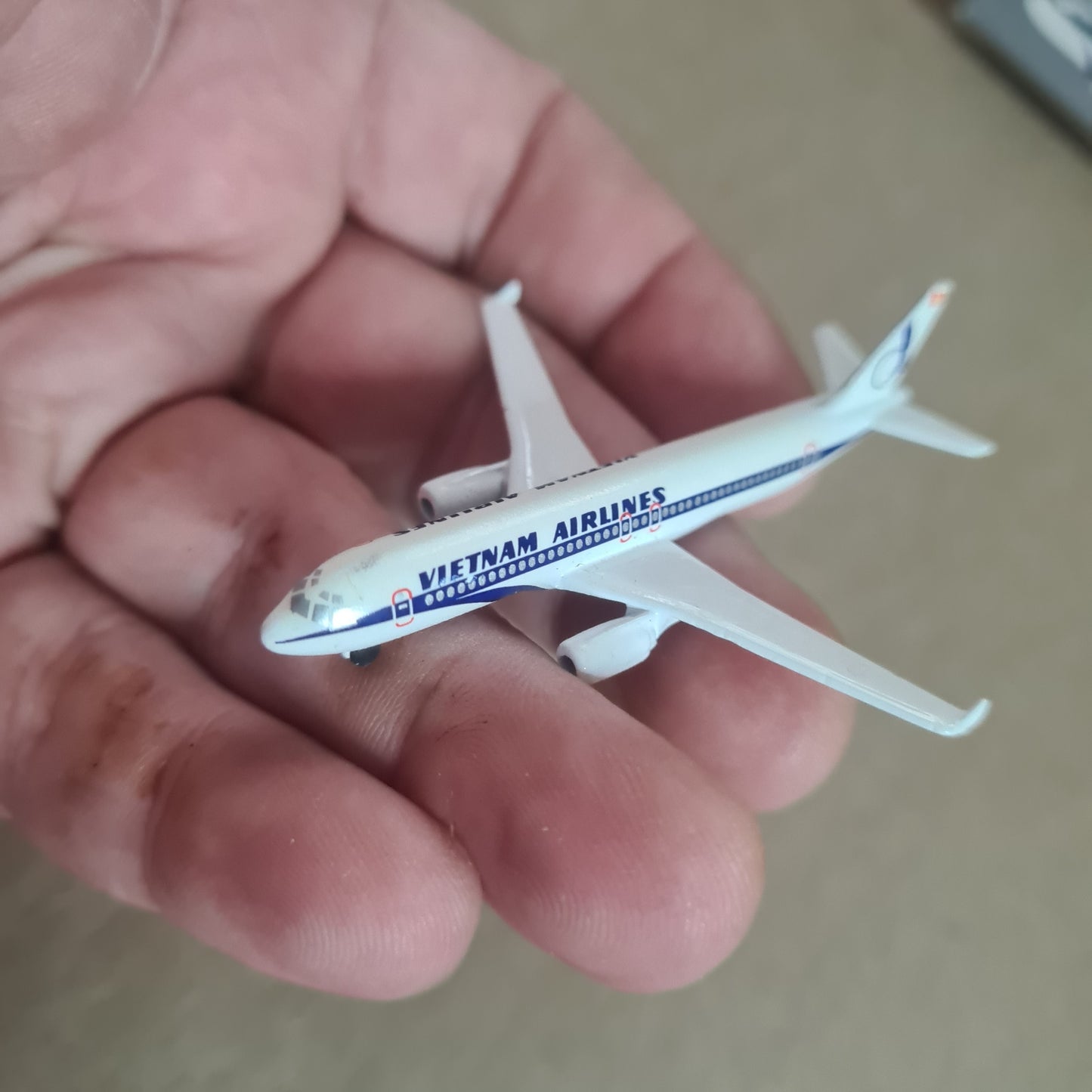 Schabak 1:600 Airbus A-320 Vietnam Airlines diecast plane 926/154 good boxed