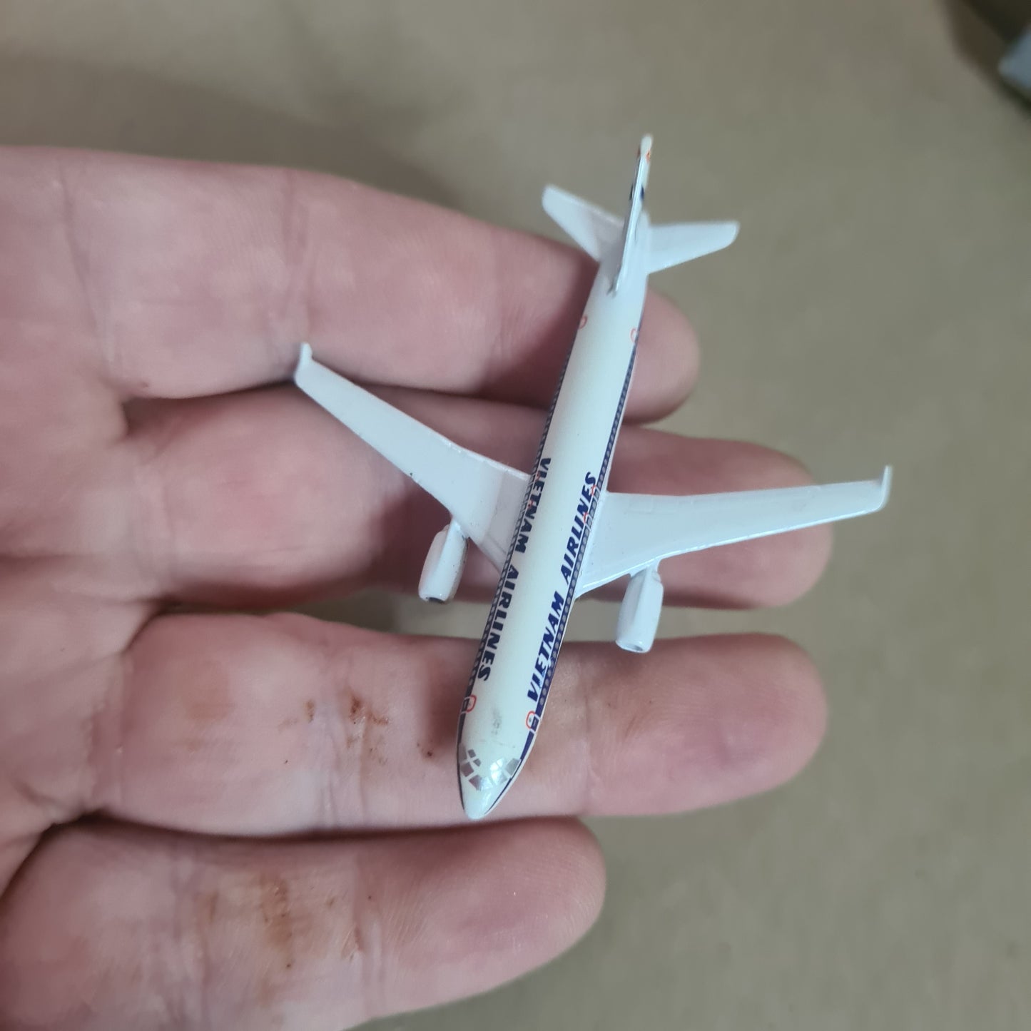 Schabak 1:600 Airbus A-320 Vietnam Airlines diecast plane 926/154 good boxed