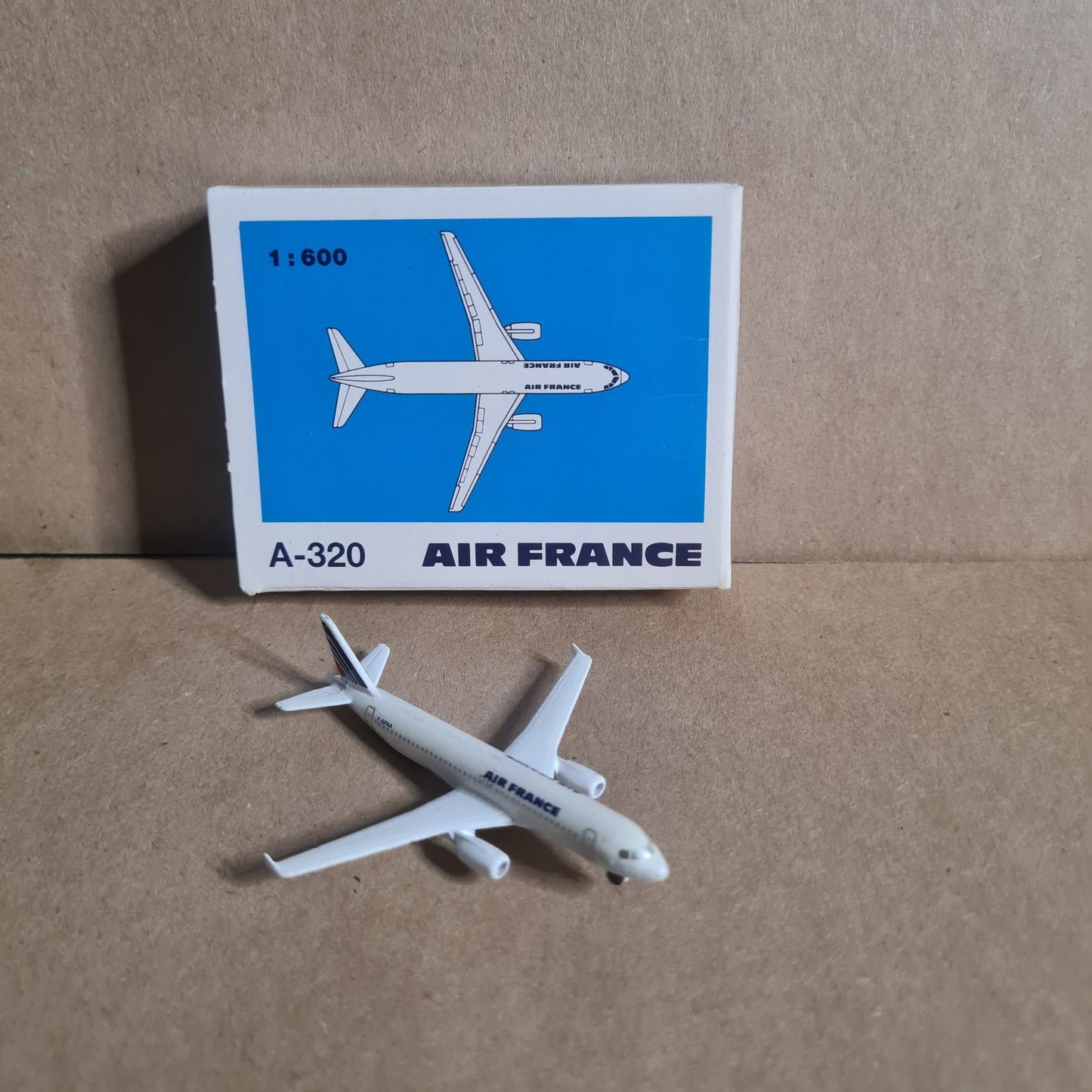 Schabak 1:600 Airbus A-320 Air France diecast plane 926/3 VGC boxed