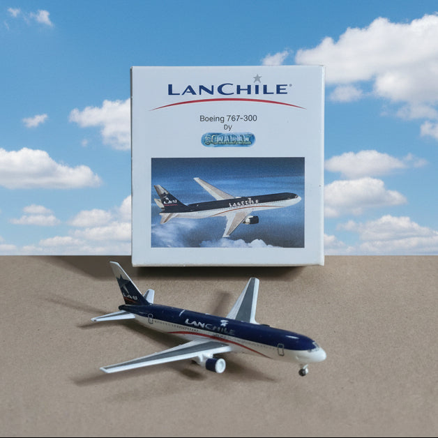 Schabak 1:600 Boeing 767-300 Lanchile diecast model plane 927/95  fair boxed some paint chips