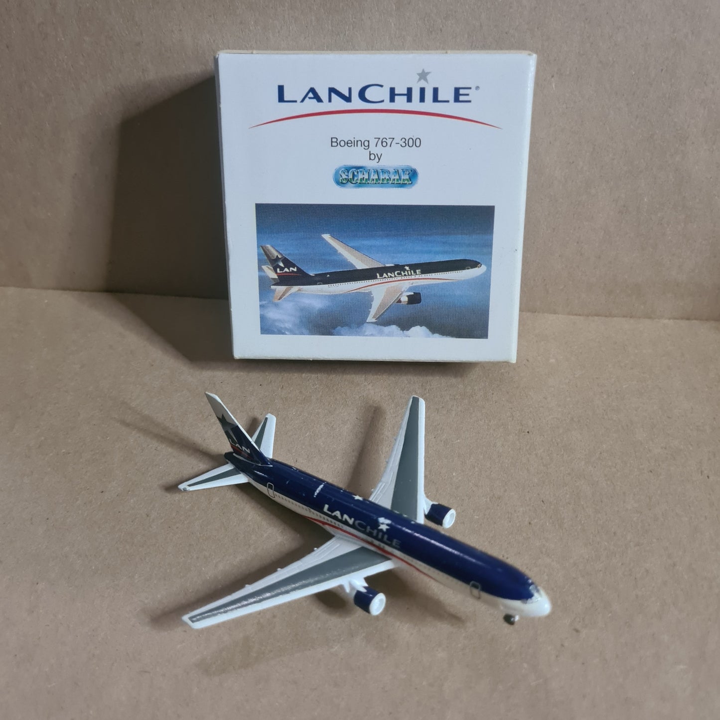 Schabak 1:600 Boeing 767-300 Lanchile diecast model plane 927/95  fair boxed some paint chips
