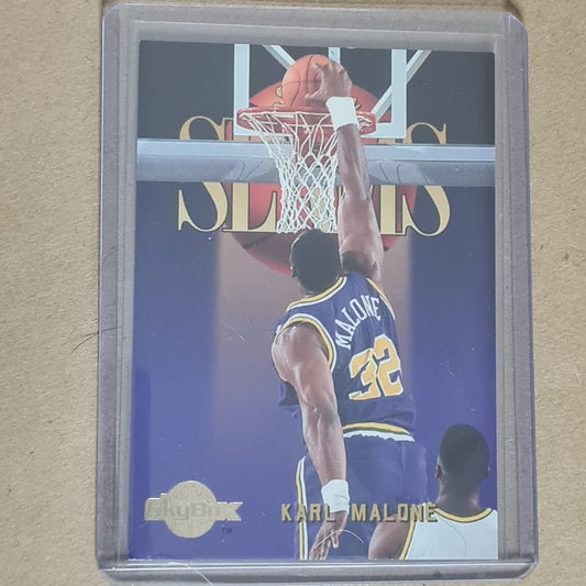 Karl Malone 1995 SKYBOX SKY Shots  #308 NBA Basketball Utah Jazz VGC sleeved