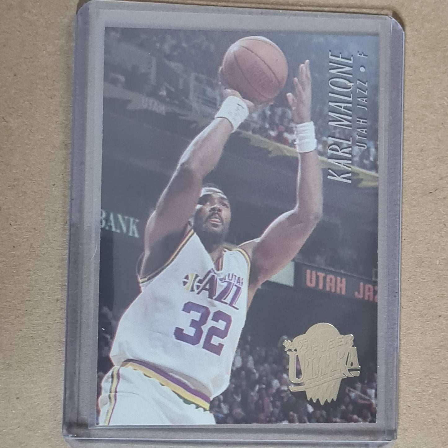 Karl Malone 1994 Fleer Ultra  #186 NBA Basketball Utah Jazz excellent sleeved