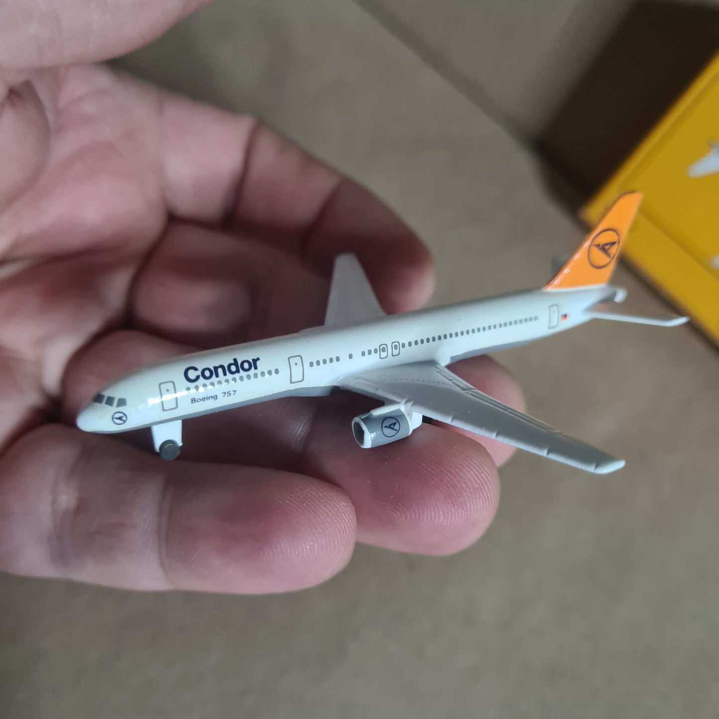 Schabak 1:600 Boeing 757 Condor  diecast model plane 908/2 vgc boxed