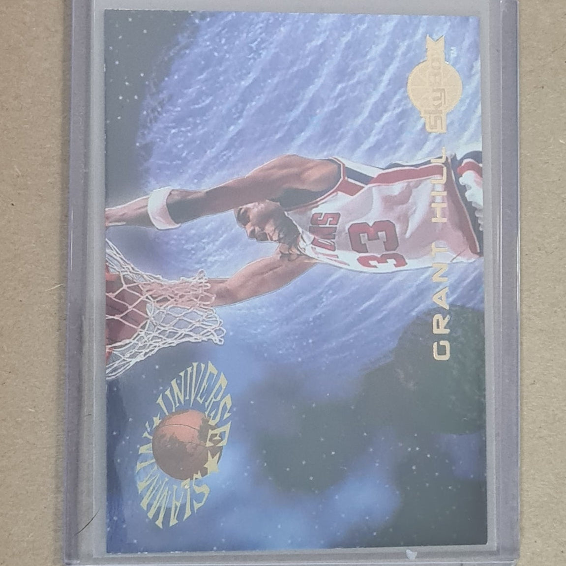 Grant Hill Skybox 1995 Slammin Universe #SU10 NBA Basketball Detroit Pistons Ex- sleeved
