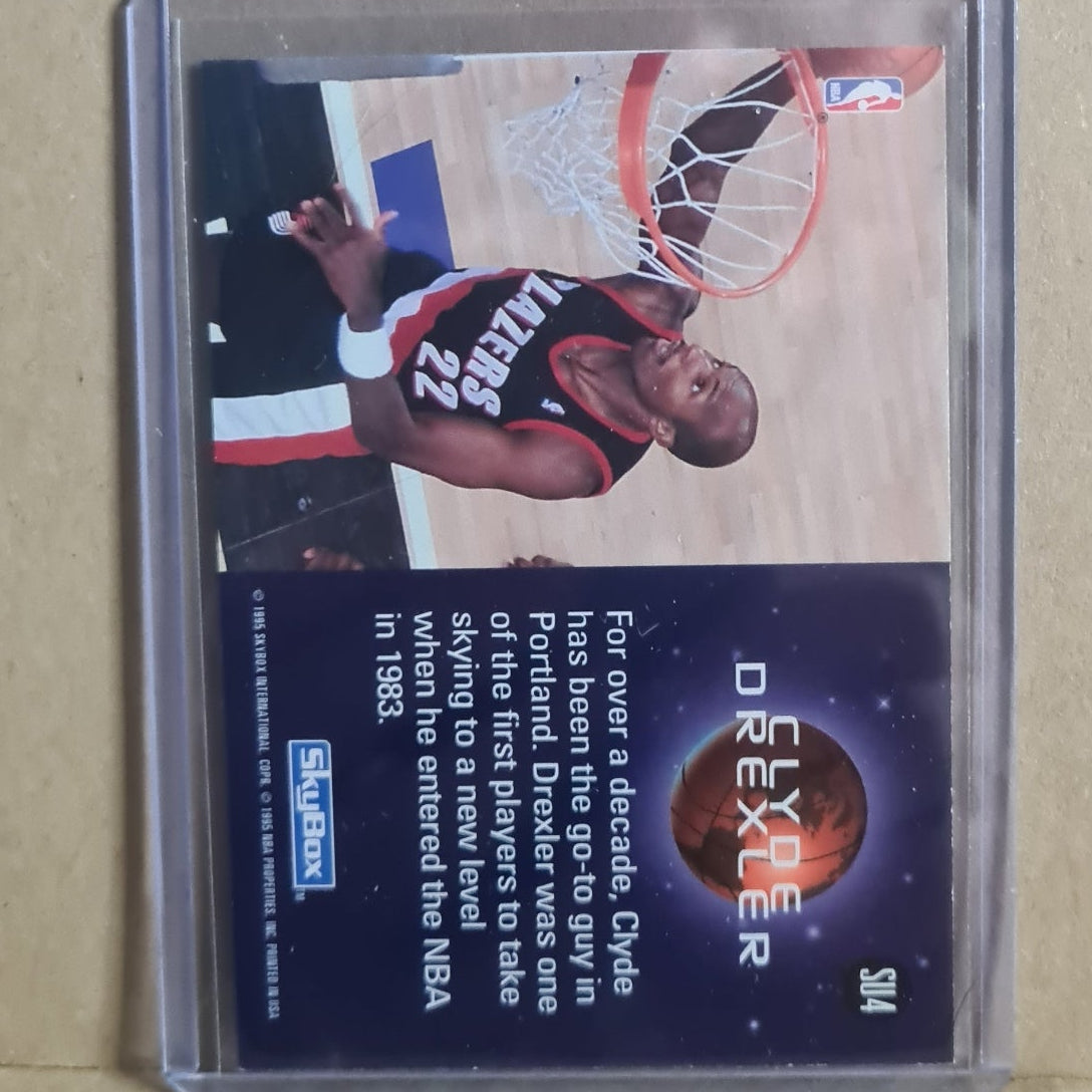 Clyde Drexler Skybox 1995 Slammin Universe #SU4 NBA Basketball Portland Trail blazers Ex- sleeved