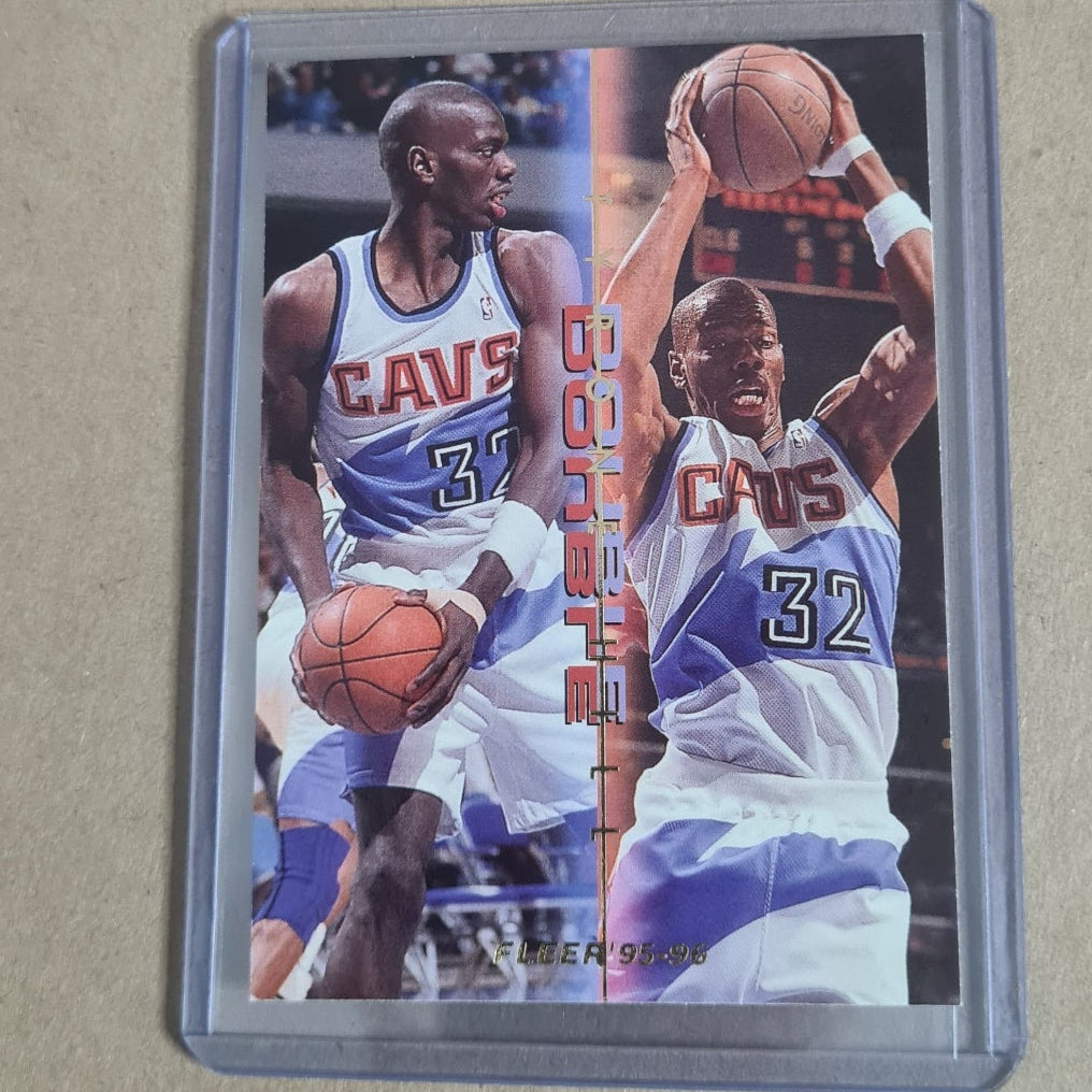 Tyrone Hill  1995 Fleer 95-96 Double Double  4 of 12 NBA Basketball card Cleveland Cavaliers Excellent+ 