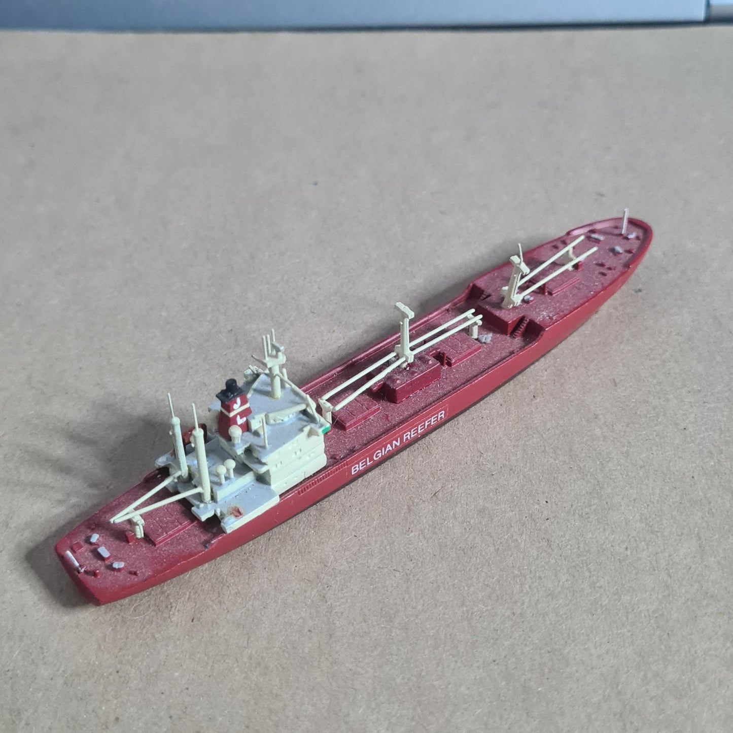 Hansa 1:1250 S-371  waterline white metal Belgian Reefer Freighter ship model loose nice