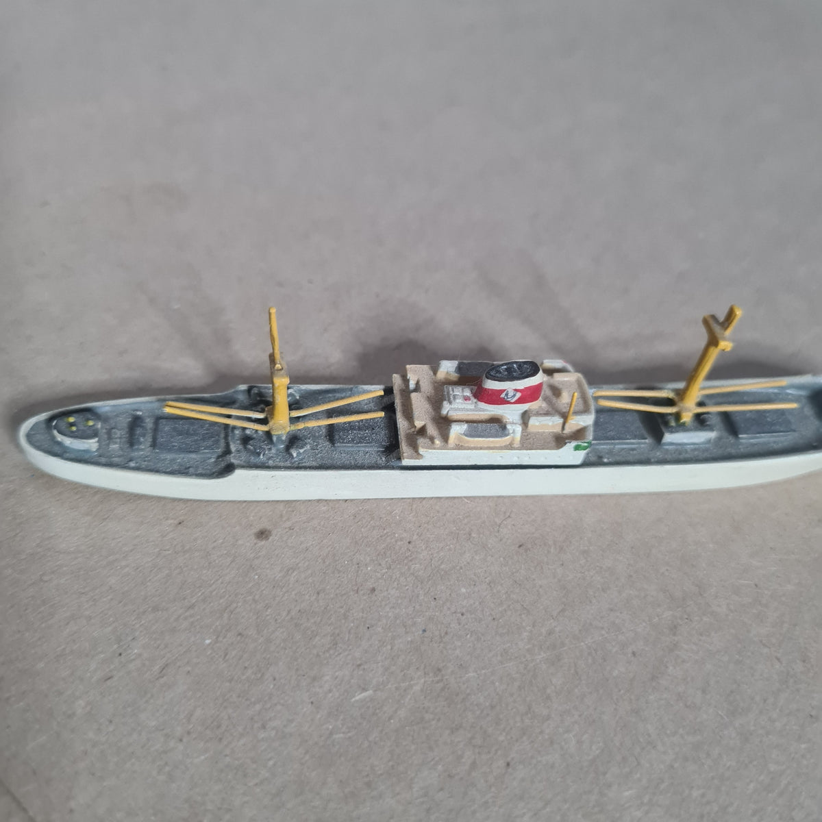 Hansa 1:1250 S-30  waterline white metal Bremerhaven ship model loose nice