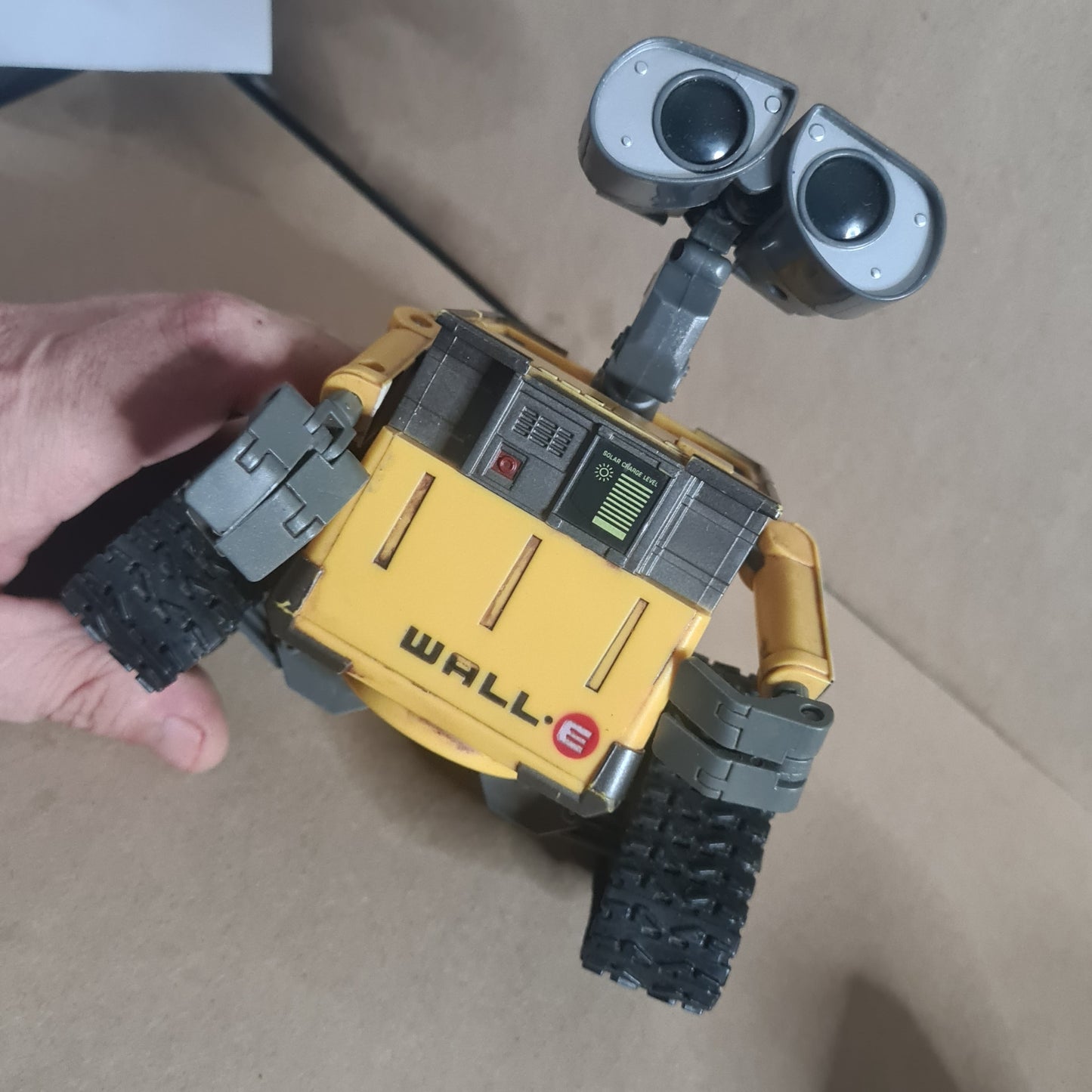 Disney Pixar Wall-E Large quality battery operated figure great display piece loose
