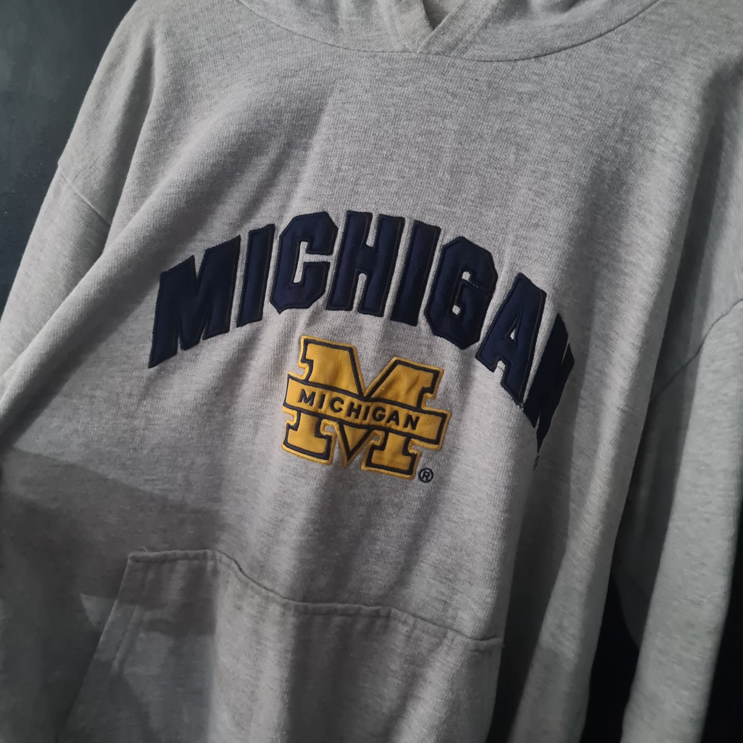 Michigan University hoodie by Big Ball Sports Size large retro sports jumper pre-loved good grey