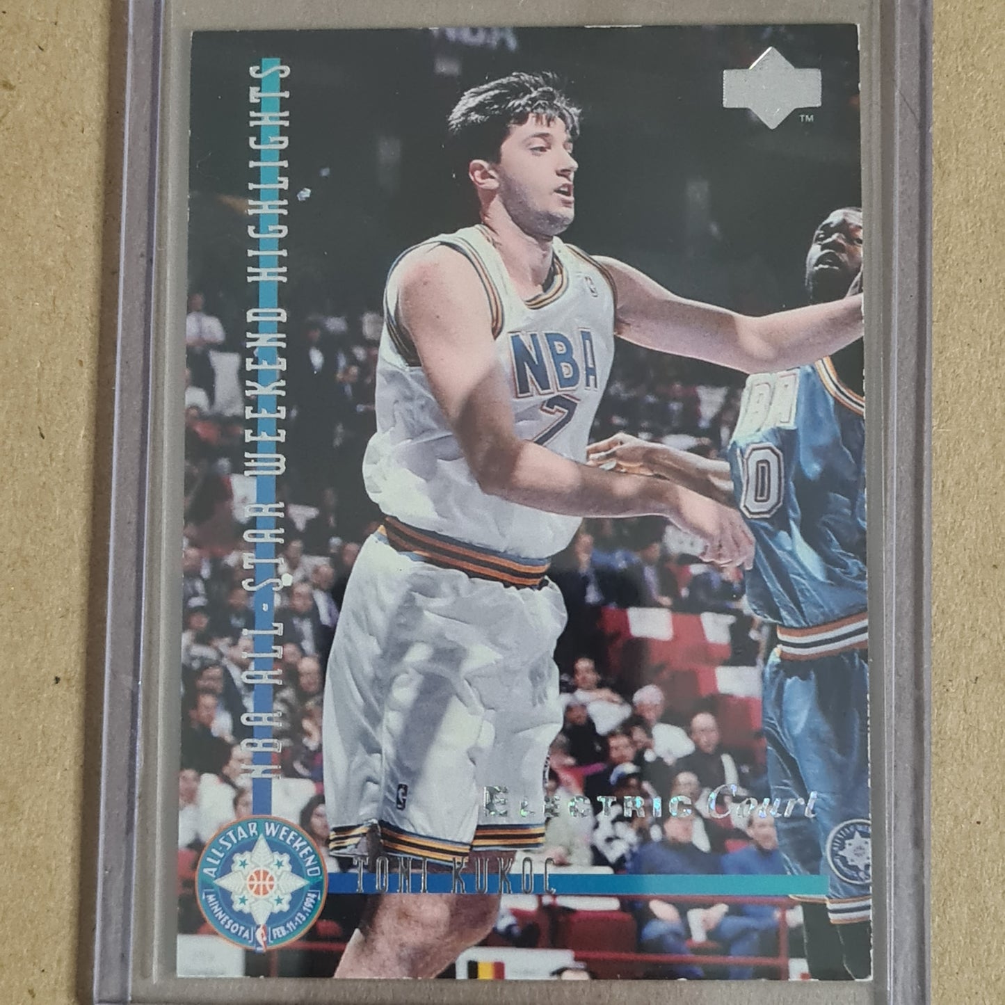 Toni Kukoc 1994 Upper-Deck all star Electric Court #183 NBA Basketball card fair some wear