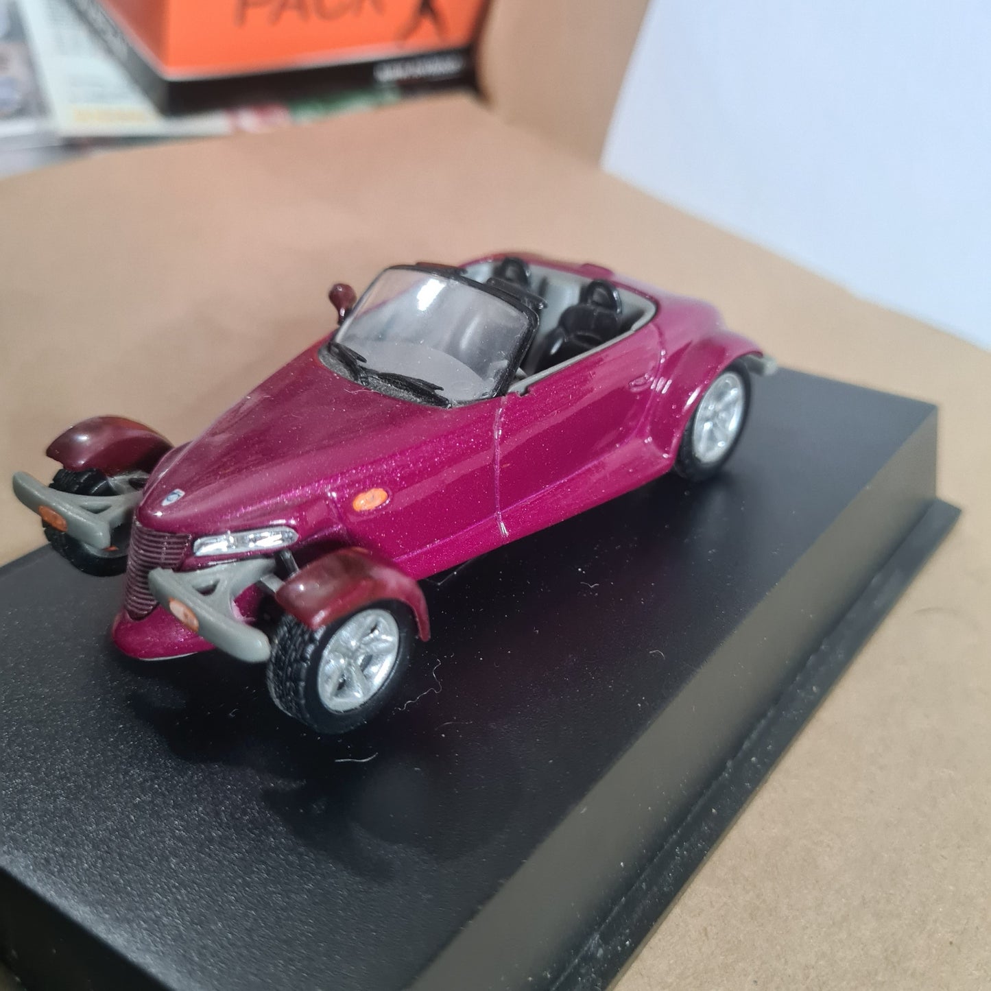 Universal Hobbies 1:43 Plymouth Prowler dieast model "lost wing mirror" boxed