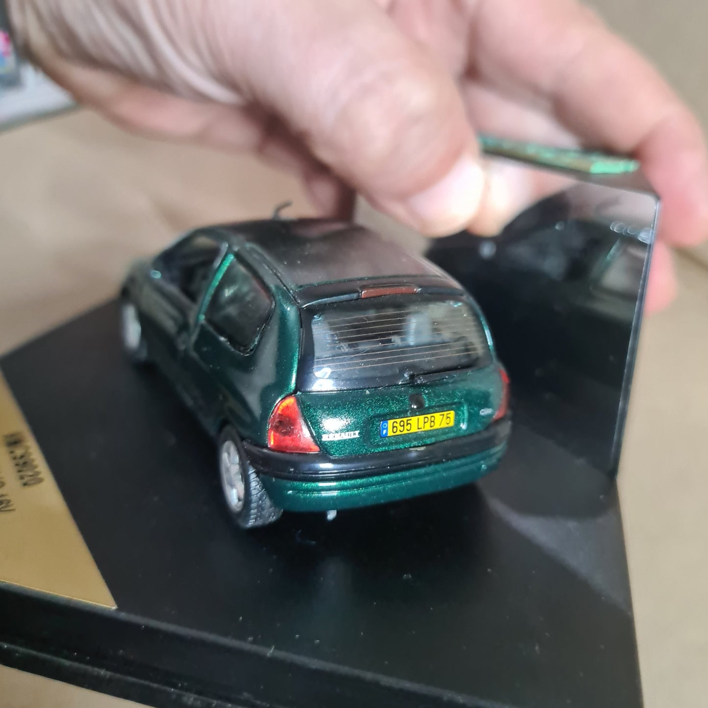 Vitesse VMC99020 1:43 Renault Clio 16v 1998  diecast model "lost wing mirror" boxed