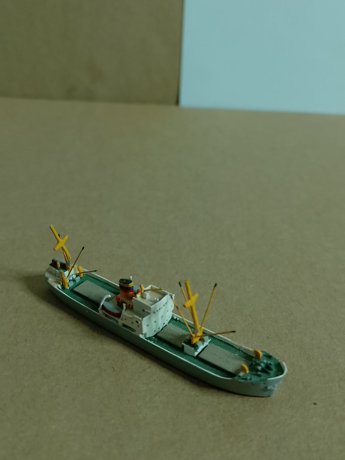 Fuchs 1:1250 FU 29  waterline white metal 1950 OLDENBURG Freighter ship model loose nice