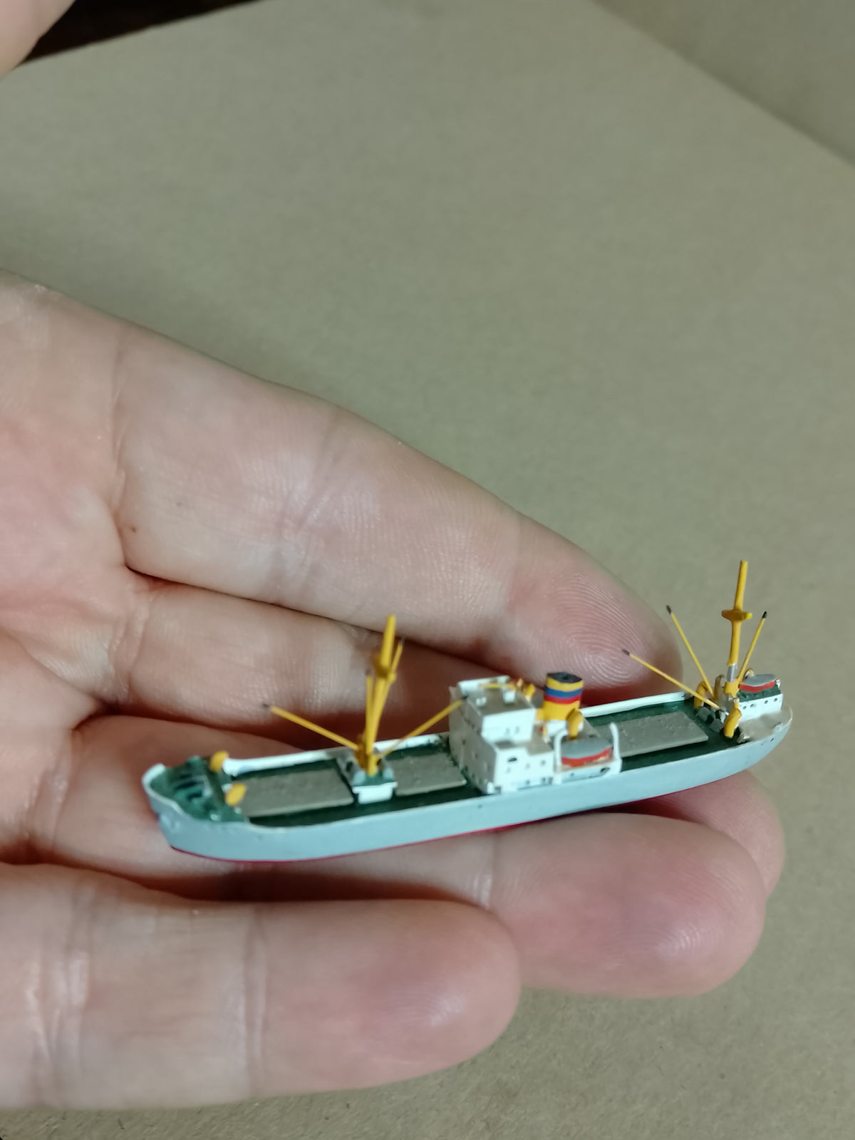 Fuchs 1:1250 FU 29  waterline white metal 1950 OLDENBURG Freighter ship model loose nice