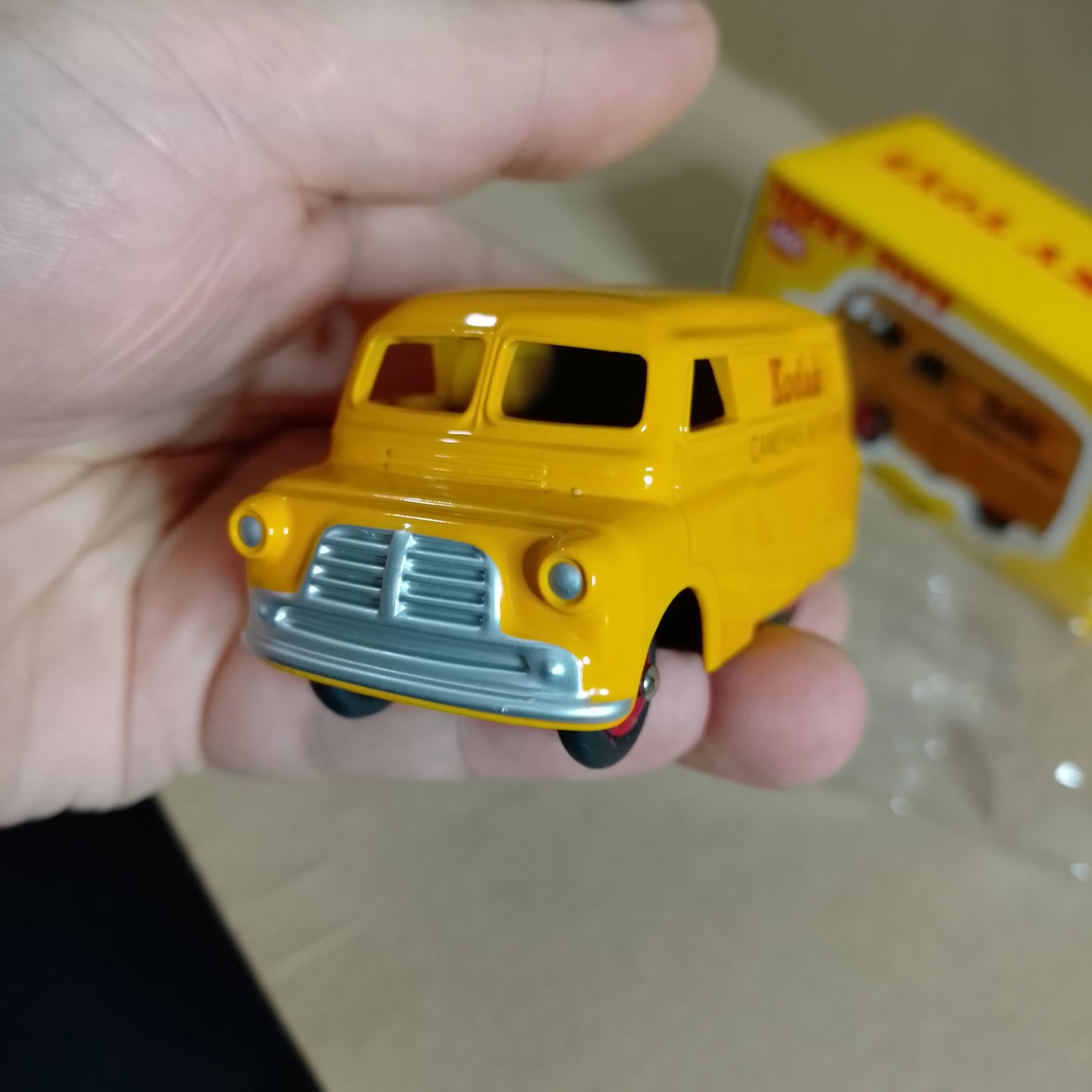 Dinky toys Atlas editions Norev collection #480 Bedford 10 cwt Van Kodak diecast model excellent