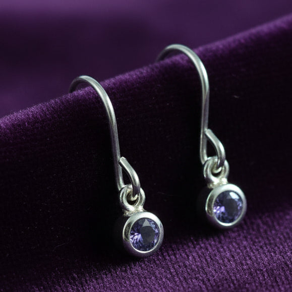 Sterling silver 925 earrings with dangle stone element lovely item, unknown untested stone