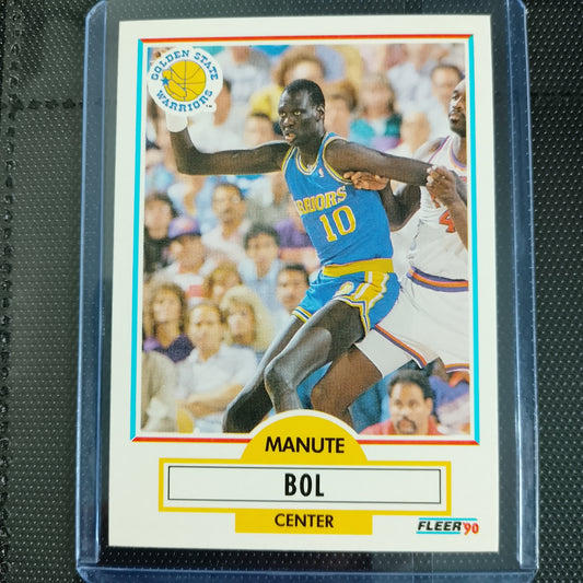 Manute Bol 1990 Fleer 90 #62 NBA Basketball Golden State Warriors superb Sleeved