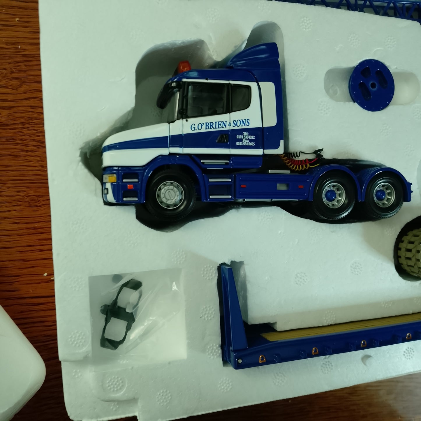 CC12818 Corgi 1:50 Scania T Cab king trailer with tower crane GO Brien & Sons Heavy Haulage