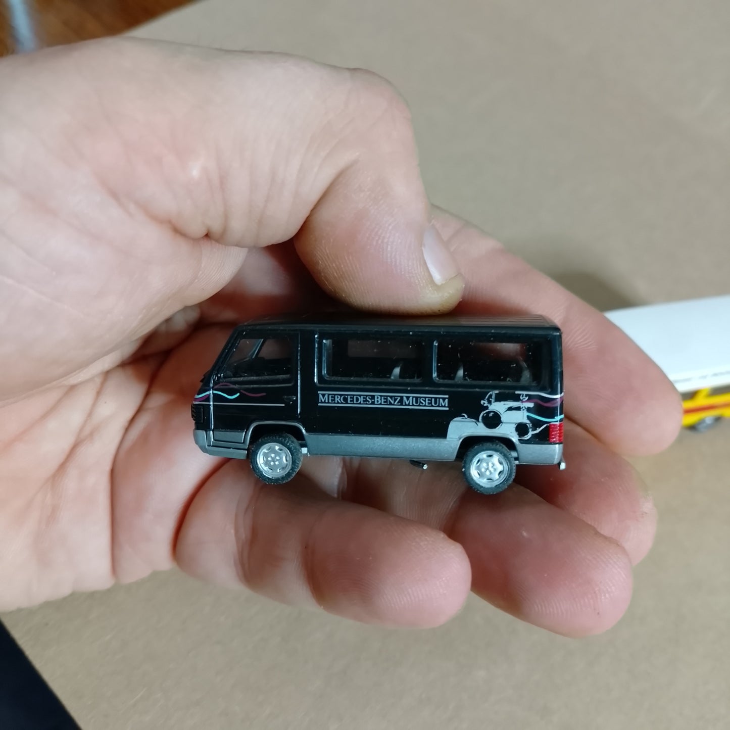 Herpa 1:87 Mercedes 100D Minibus model cars museum & ADAC versions