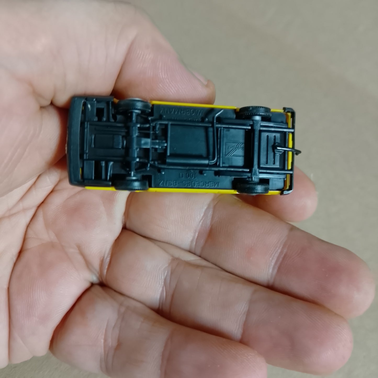 Herpa 1:87 Mercedes 100D Minibus model cars museum & ADAC versions