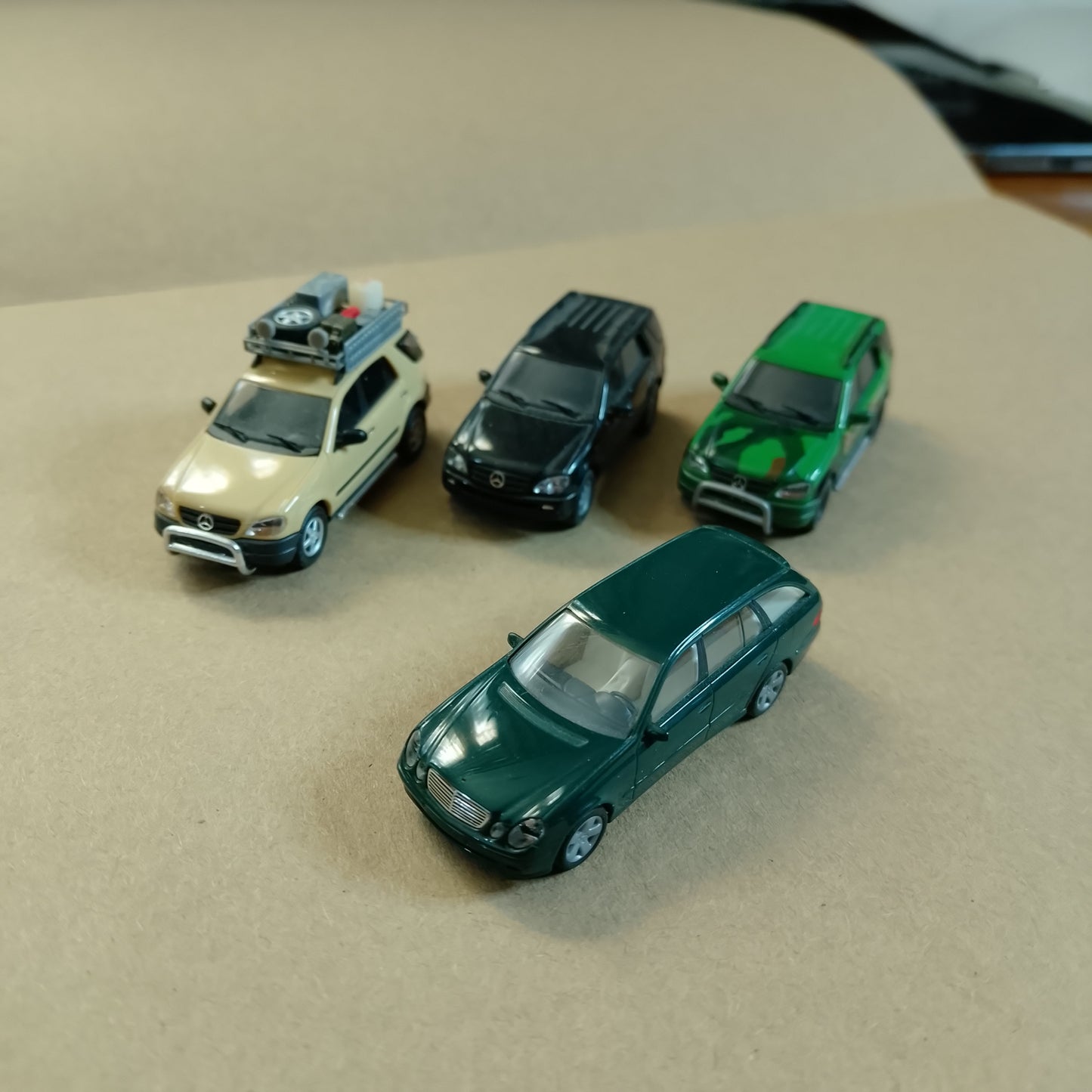 Busch 1:87 Mercedes collection of M CLASS 4x4 vehicles + E CLASS Estate different variants